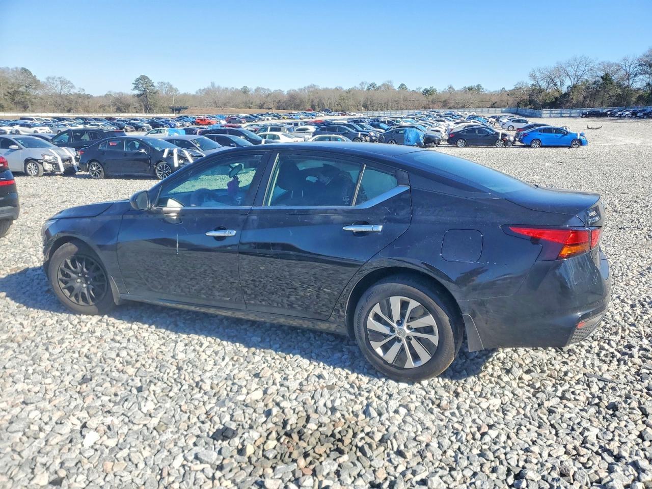 2021 Nissan Altima S - Фото 2