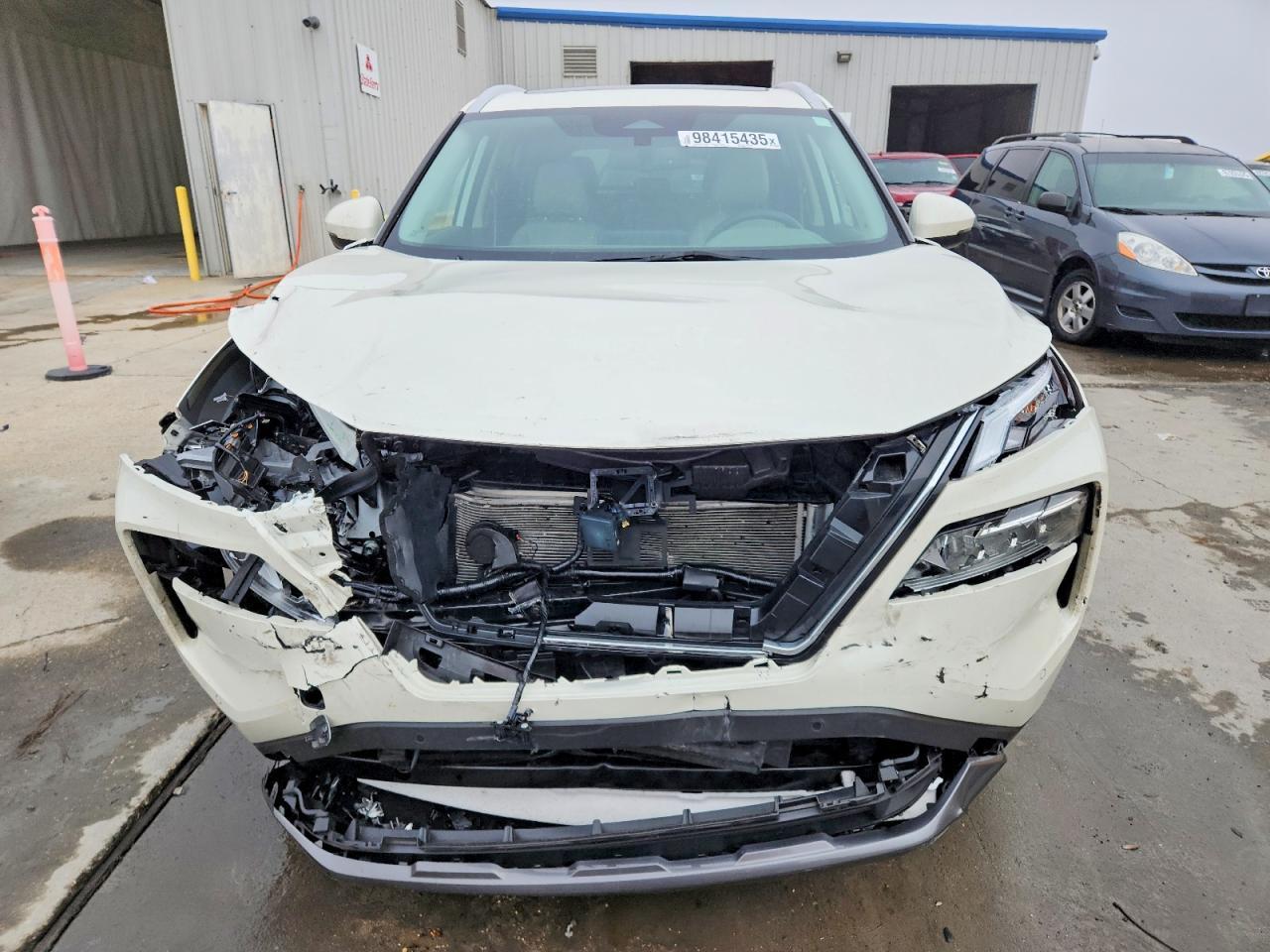 2023 Nissan Rogue Sl - Image 5