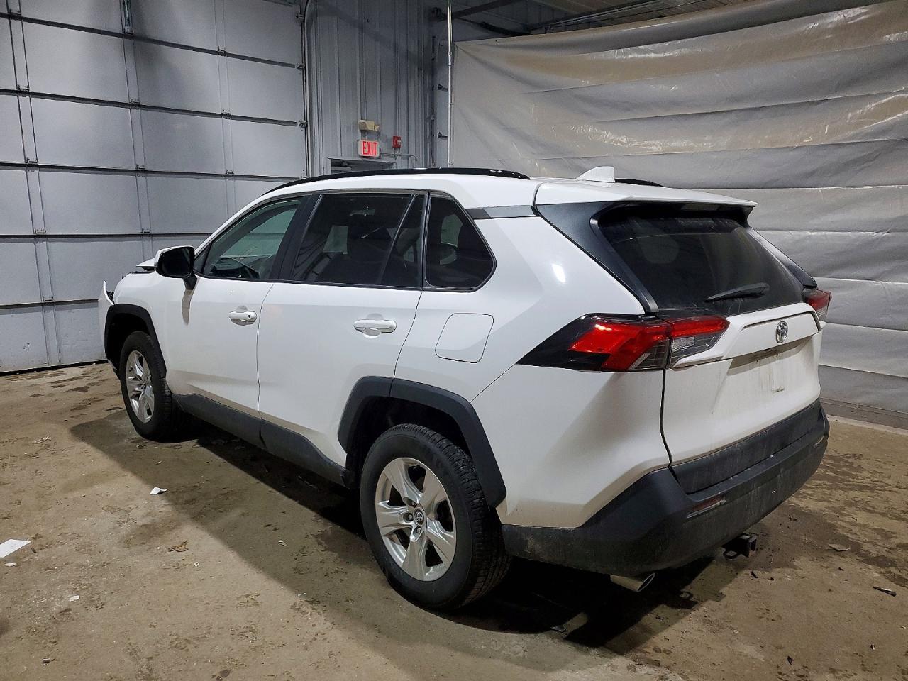 2021 Toyota Rav4 Xle - Фото 2