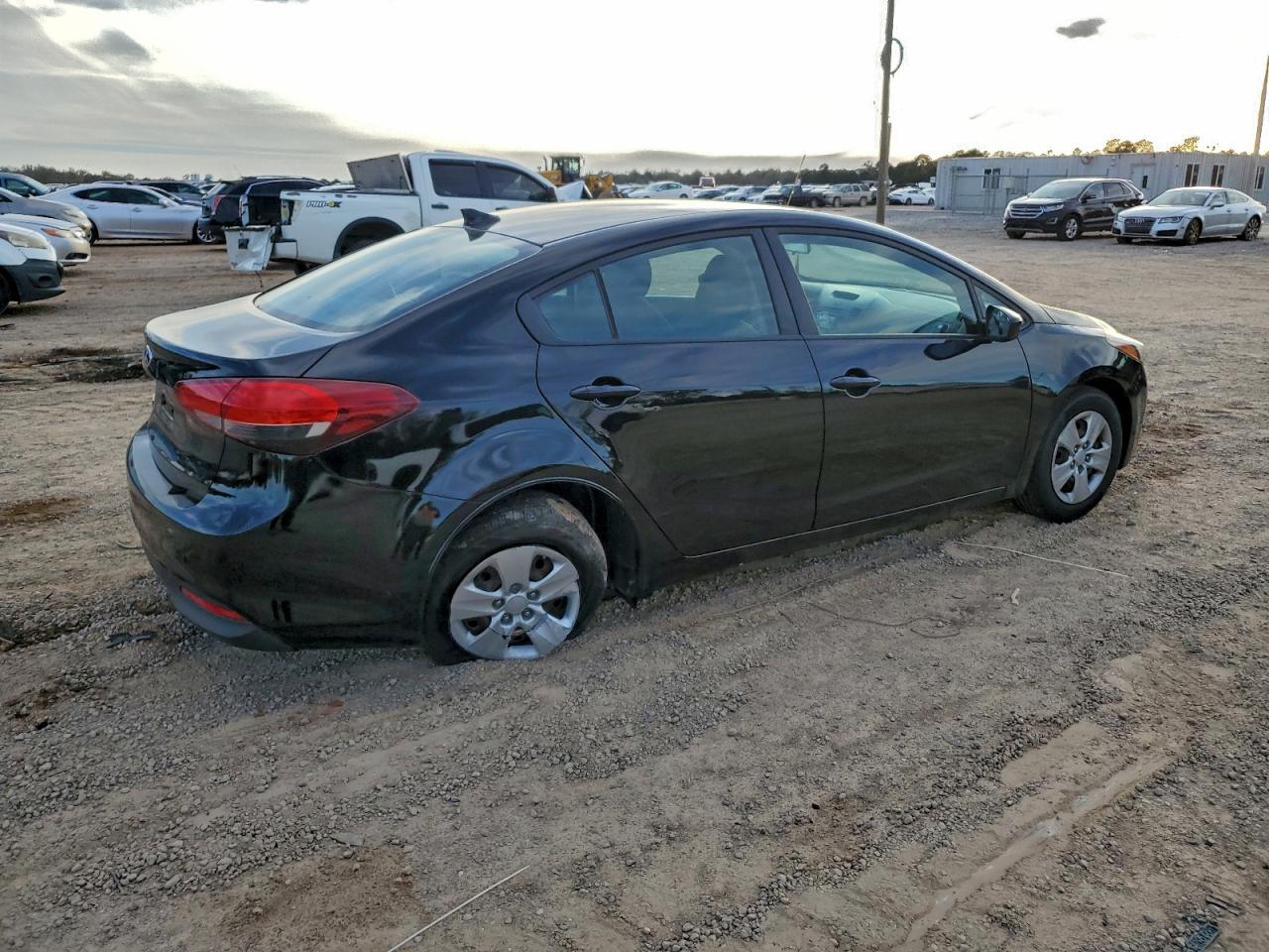 2017 Kia Forte Lx - Image 3