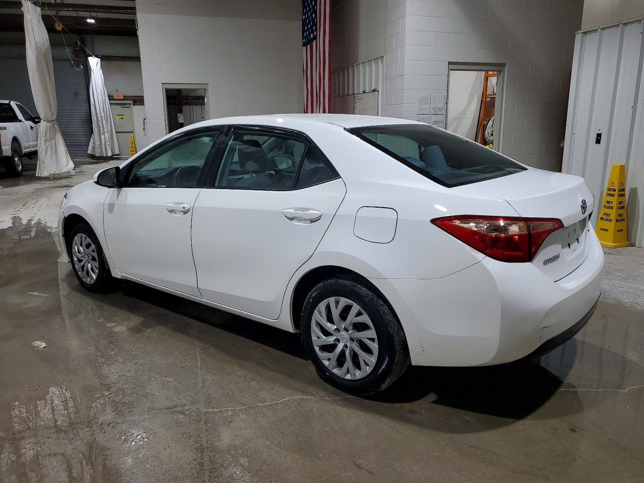 2018 Toyota Corolla L - Фото 2