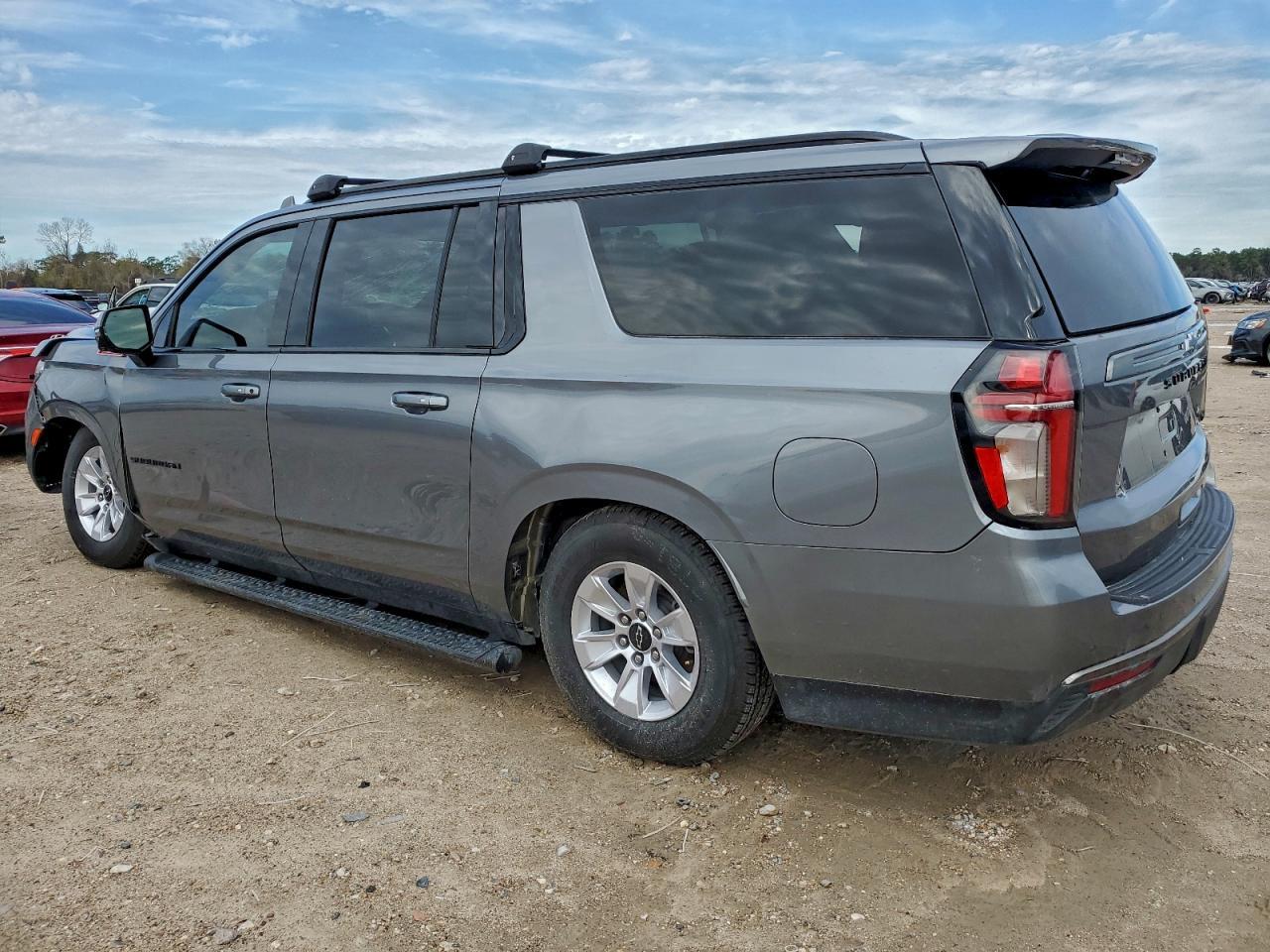 2022 Chevrolet Suburban K1500 Z71 - Image 2
