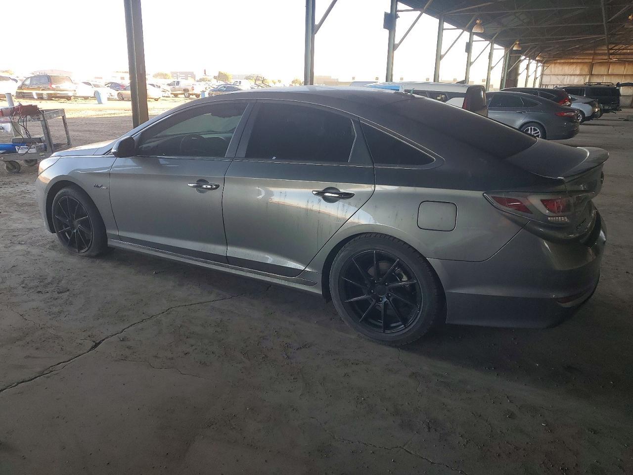 2017 Hyundai Sonata - Image 2