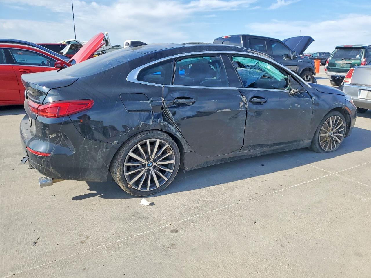 2023 BMW 228I - Фото 3