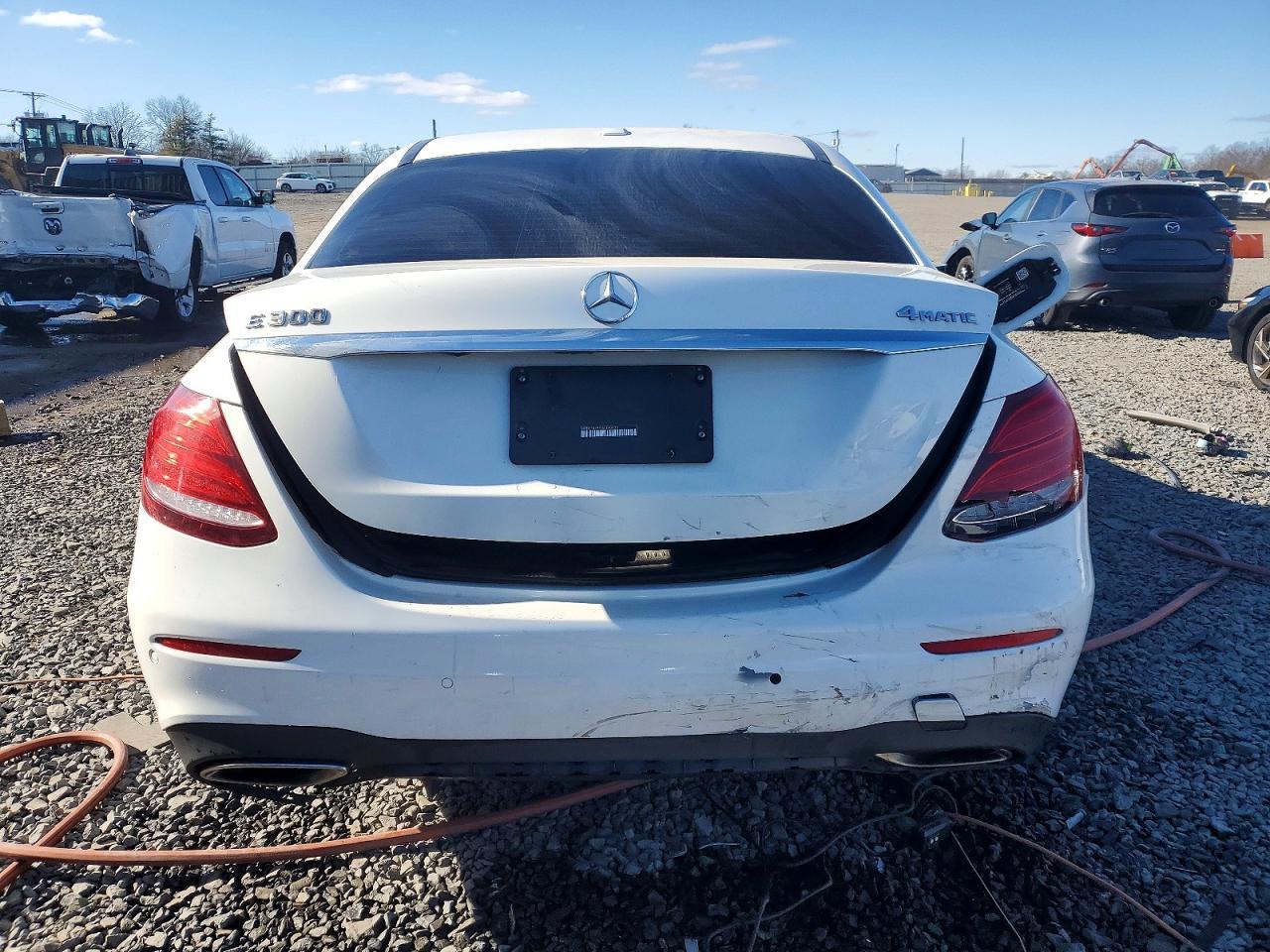 2017 Mercedes-Benz E 300 4Matic - Фото 6