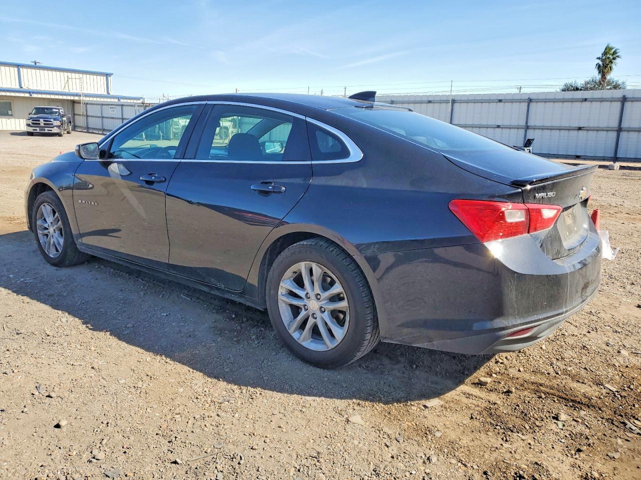 2017 Chevrolet Malibu Lt - Фото 2