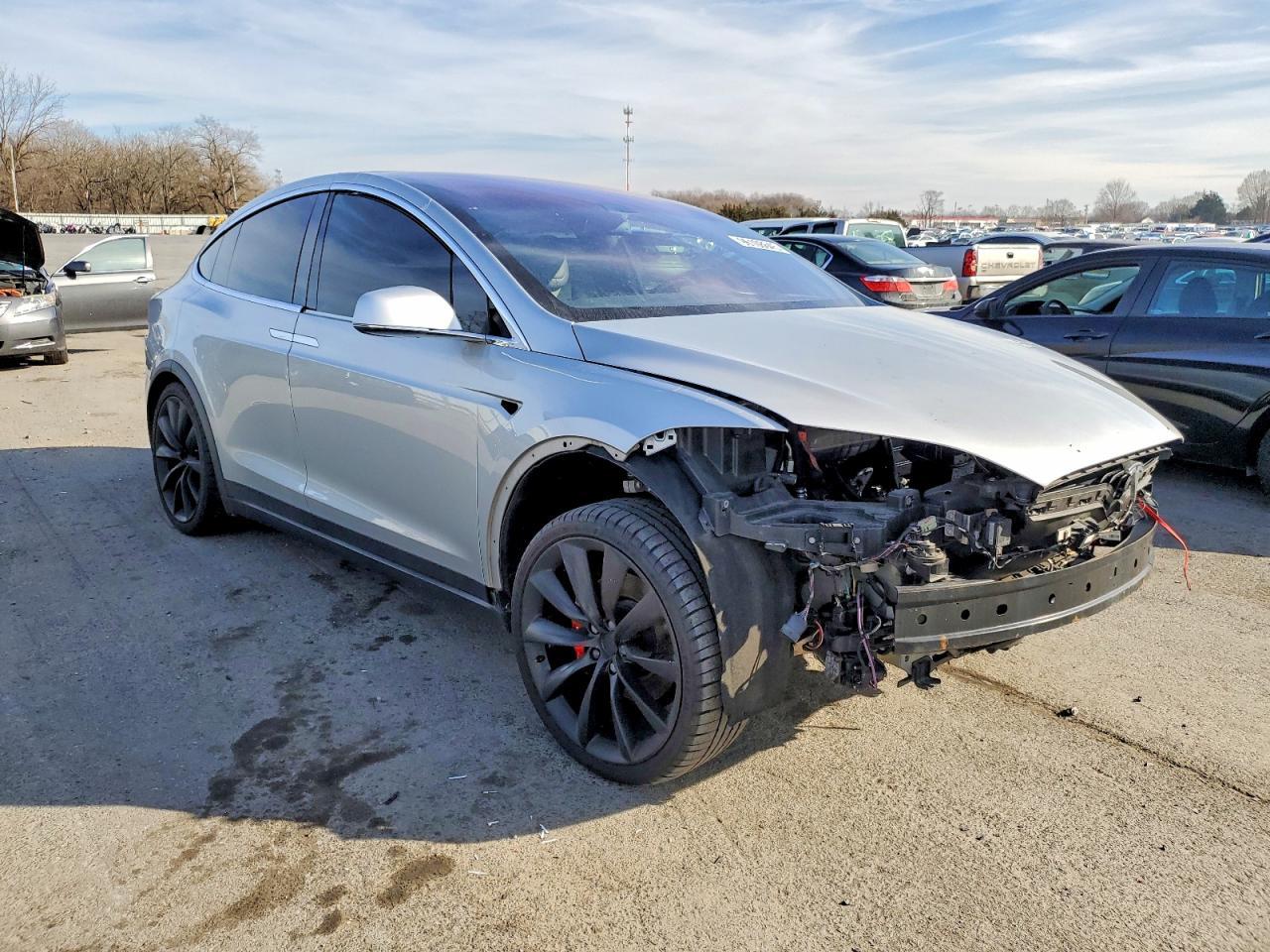 2016 Tesla Model X - Фото 4