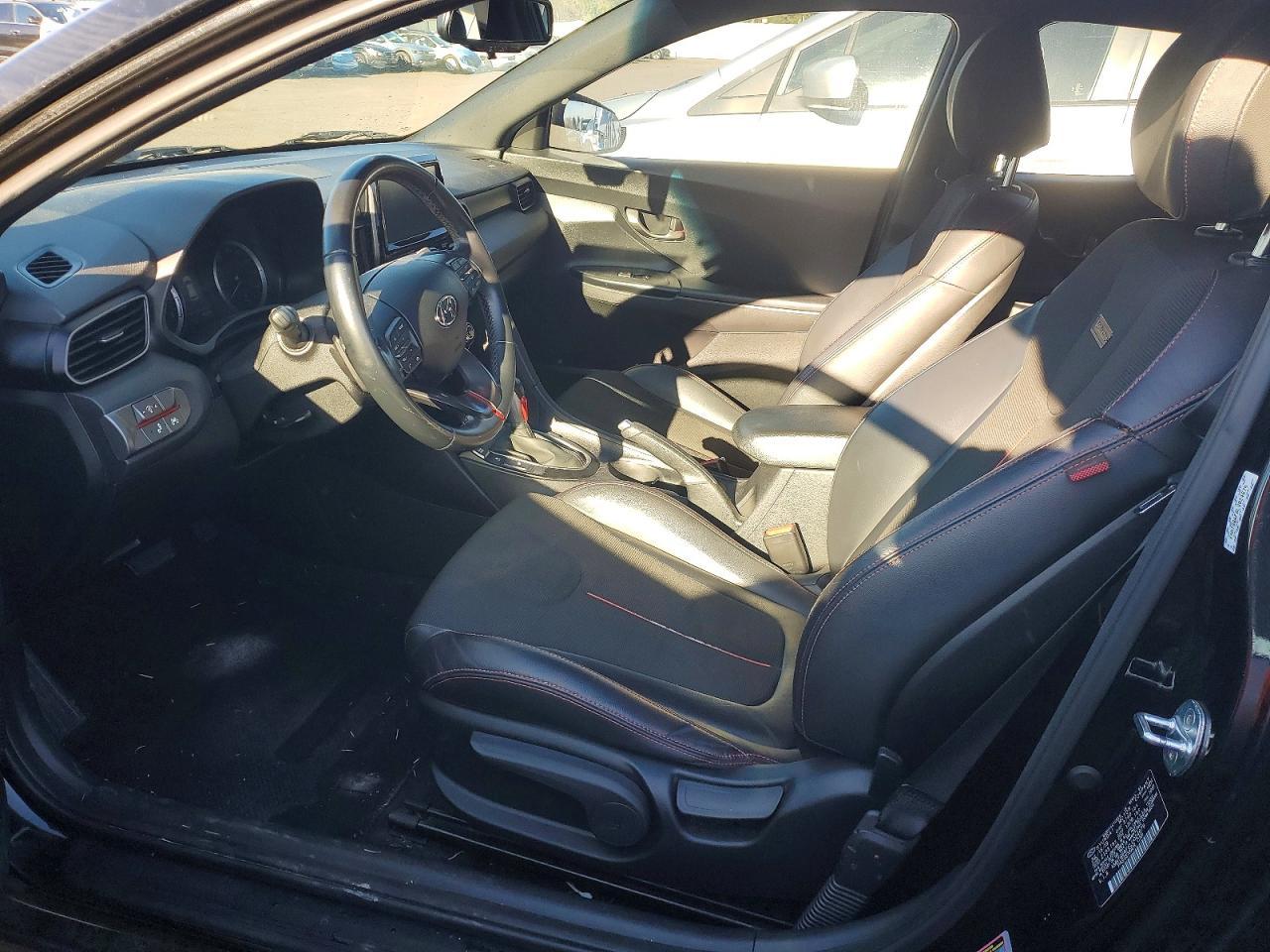 2020 Hyundai Veloster Base - Фото 7