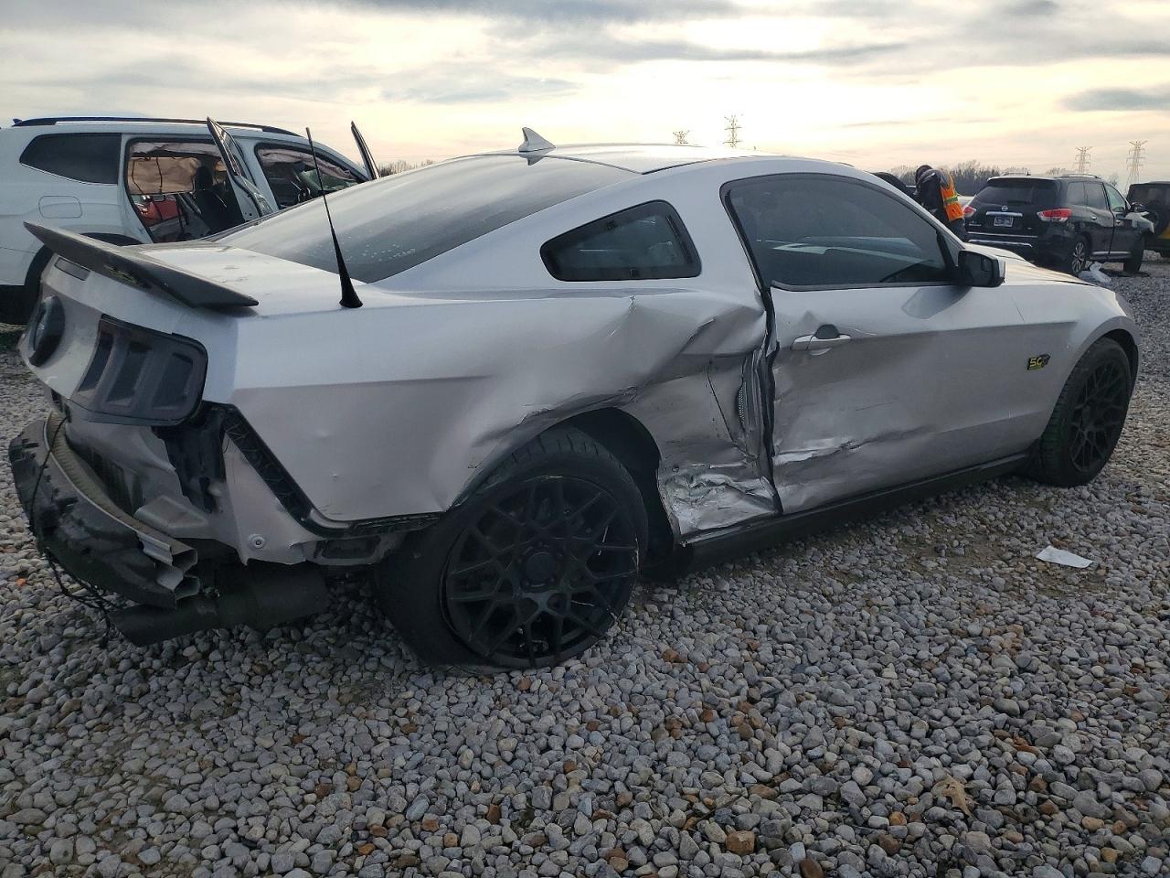 2012 Ford Mustang Gt - Фото 3