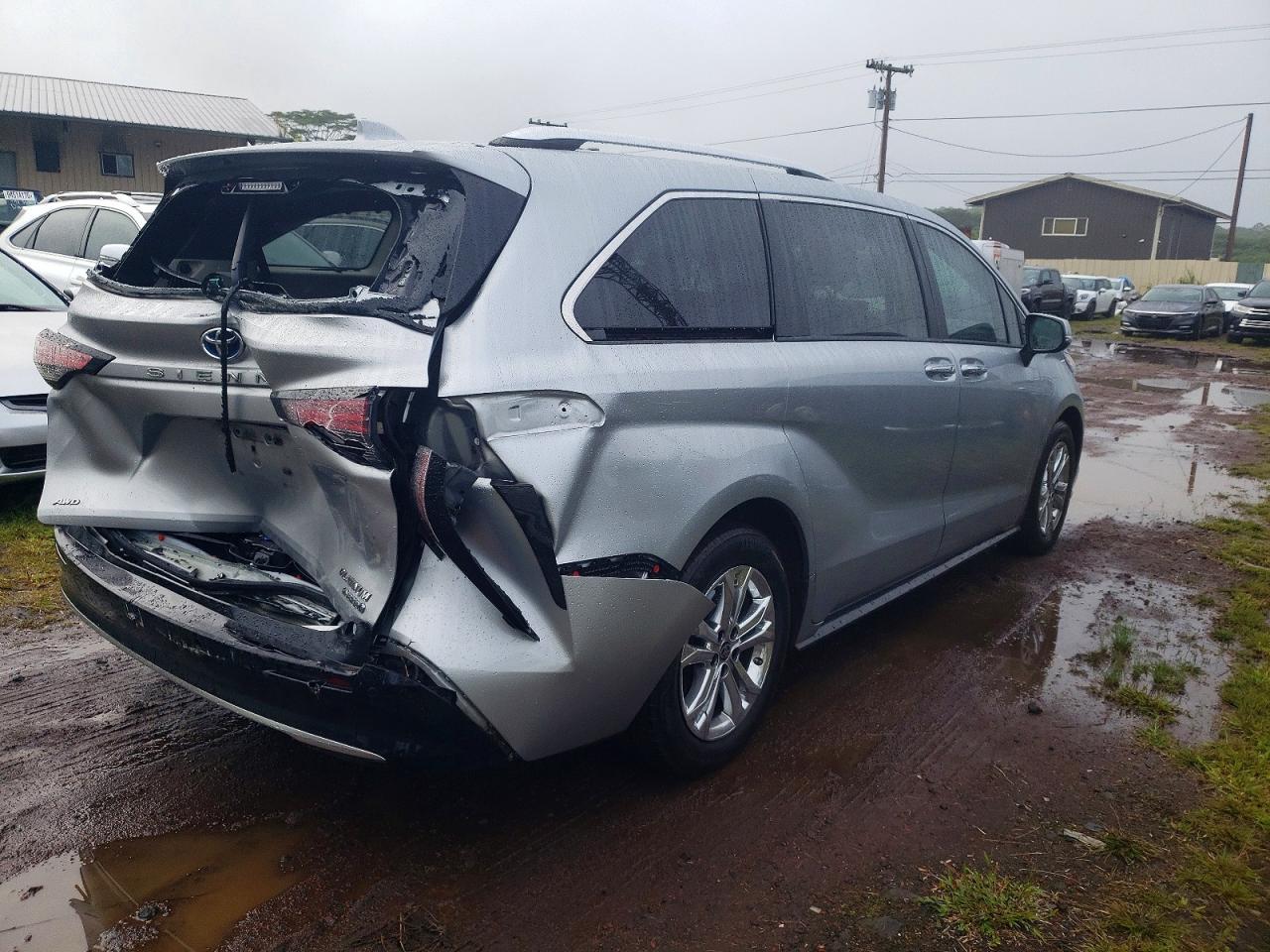 2023 Toyota Sienna Limited - Фото 3
