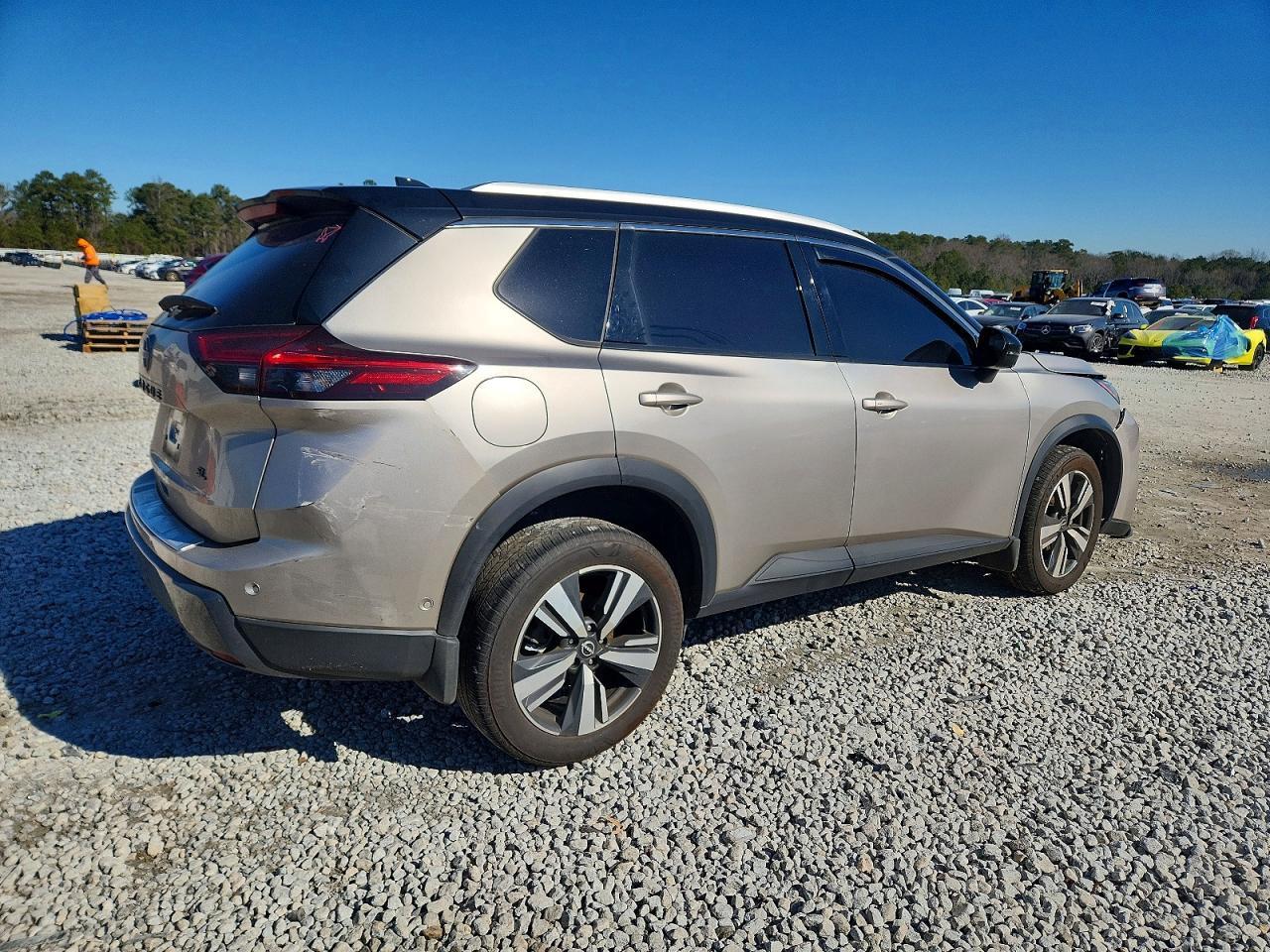 2025 Nissan Rogue Sl - Фото 3