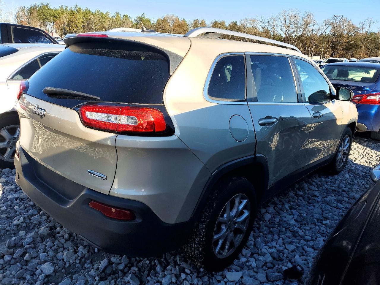 2015 Jeep Cherokee Latitude - Фото 3