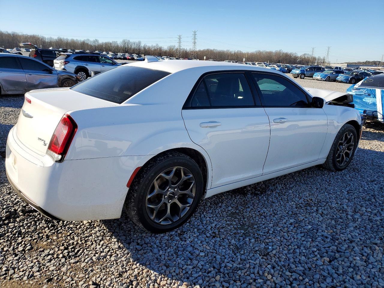 2015 Chrysler 300 S - Фото 3