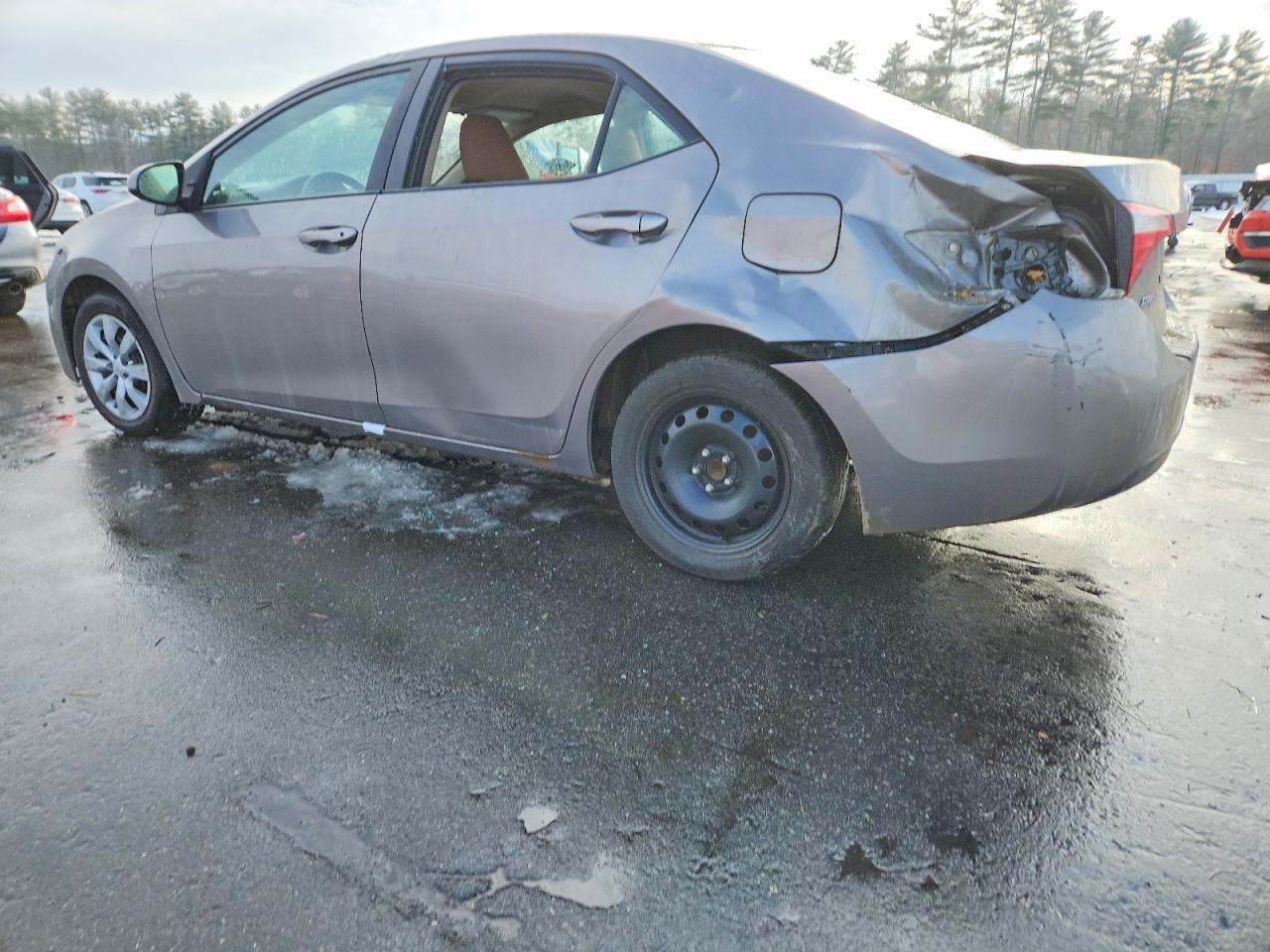 2014 Toyota Corolla Le - Image 2