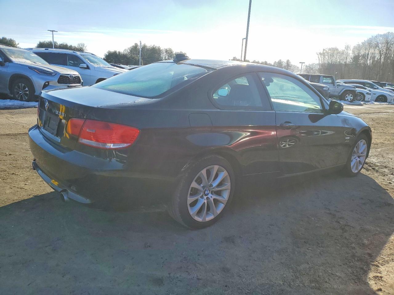 2010 BMW 335 Xi - Image 3