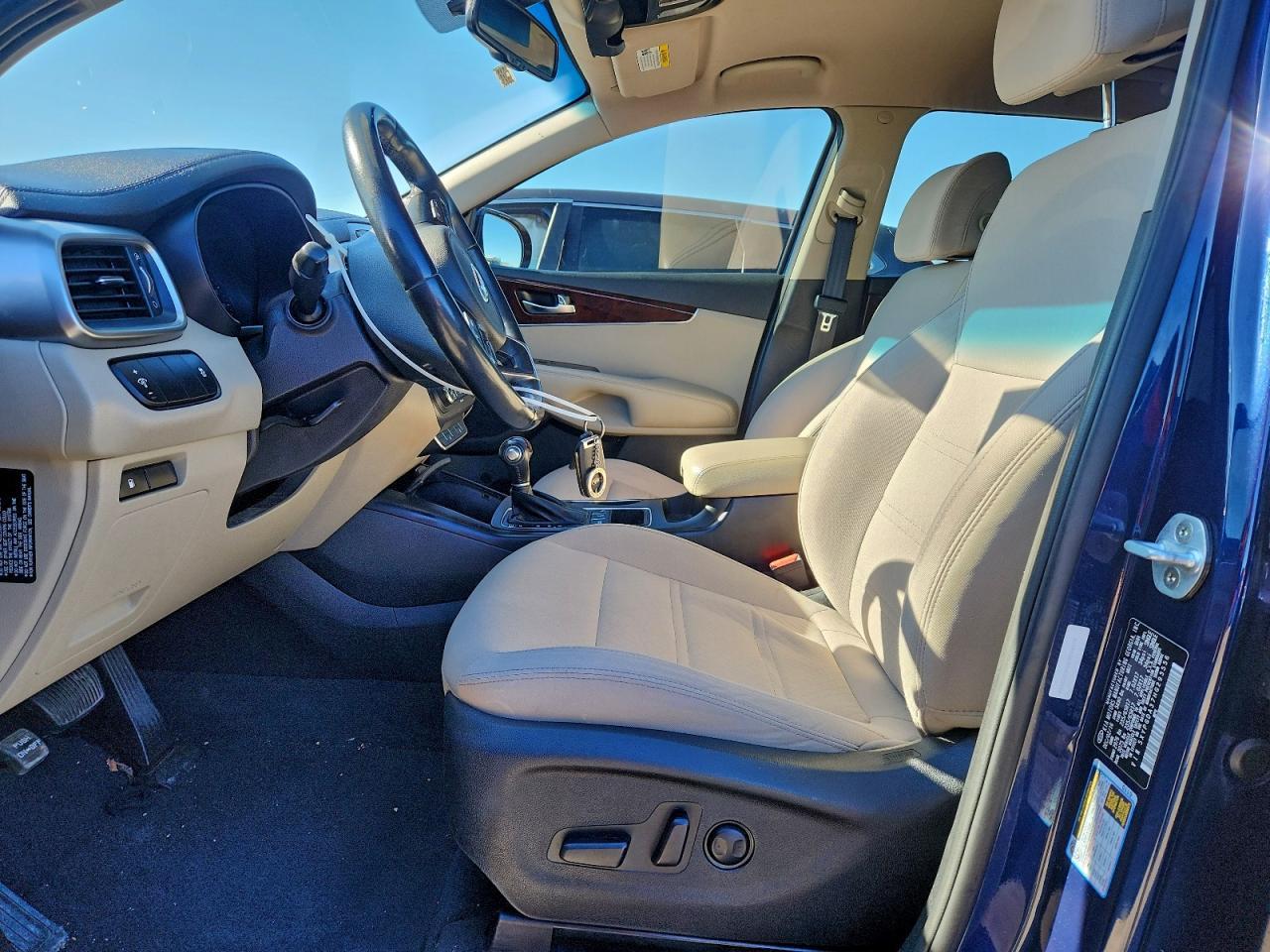 2017 Kia Sorento Lx - Image 7