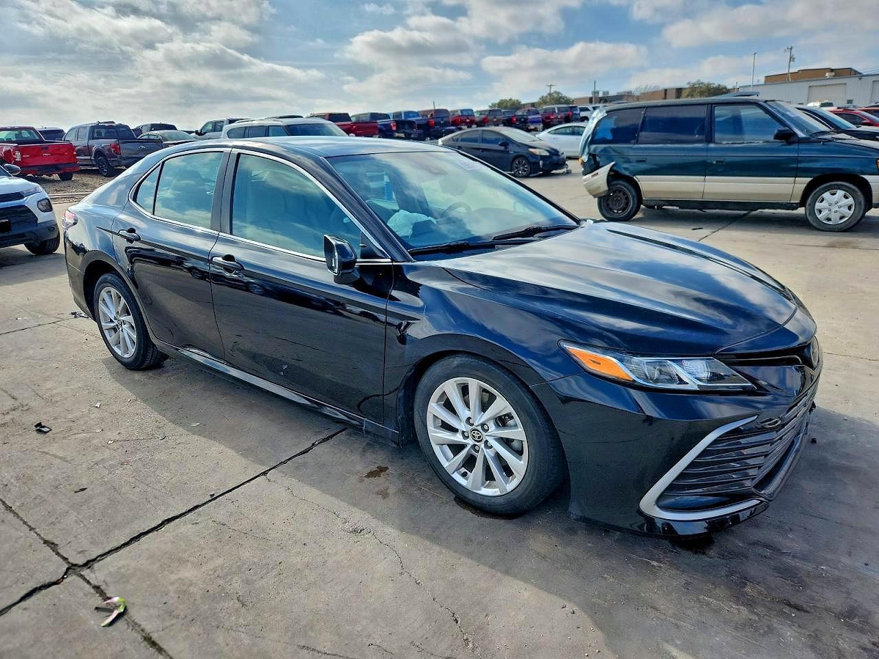 2023 Toyota Camry Le - Фото 4