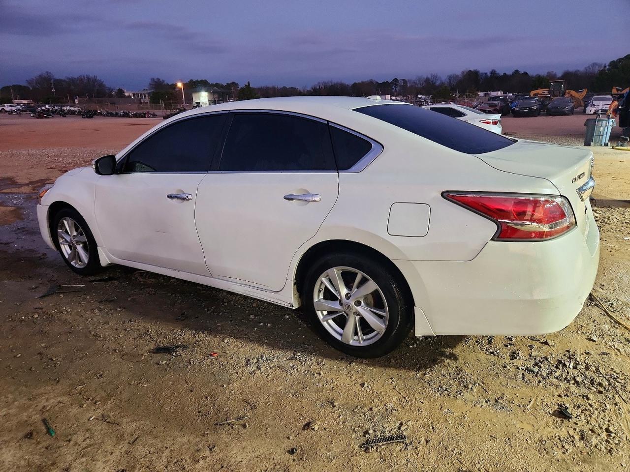 2014 Nissan Altima 2.5 - Image 2