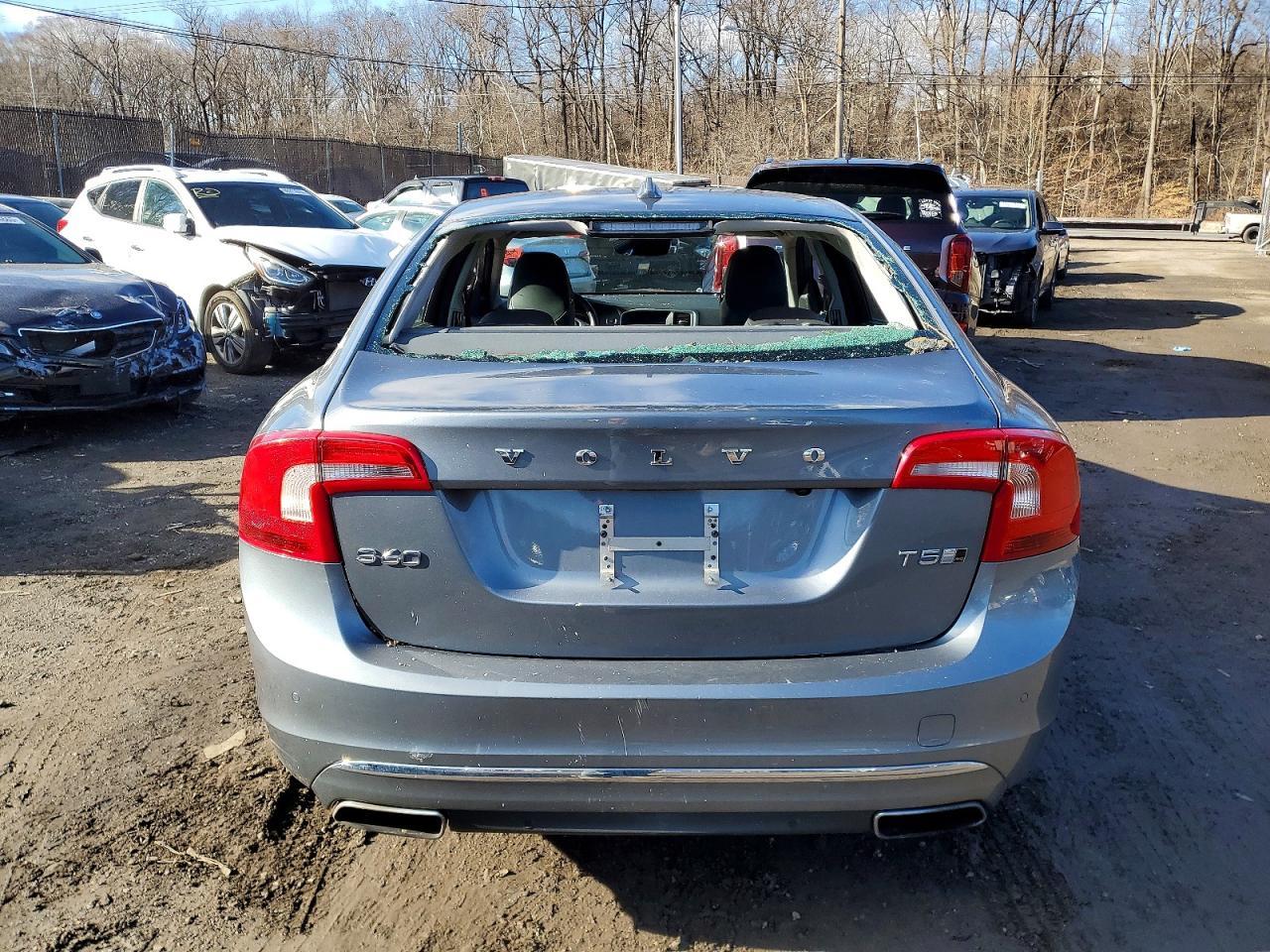 2016 Volvo S60 Platinum - Фото 6