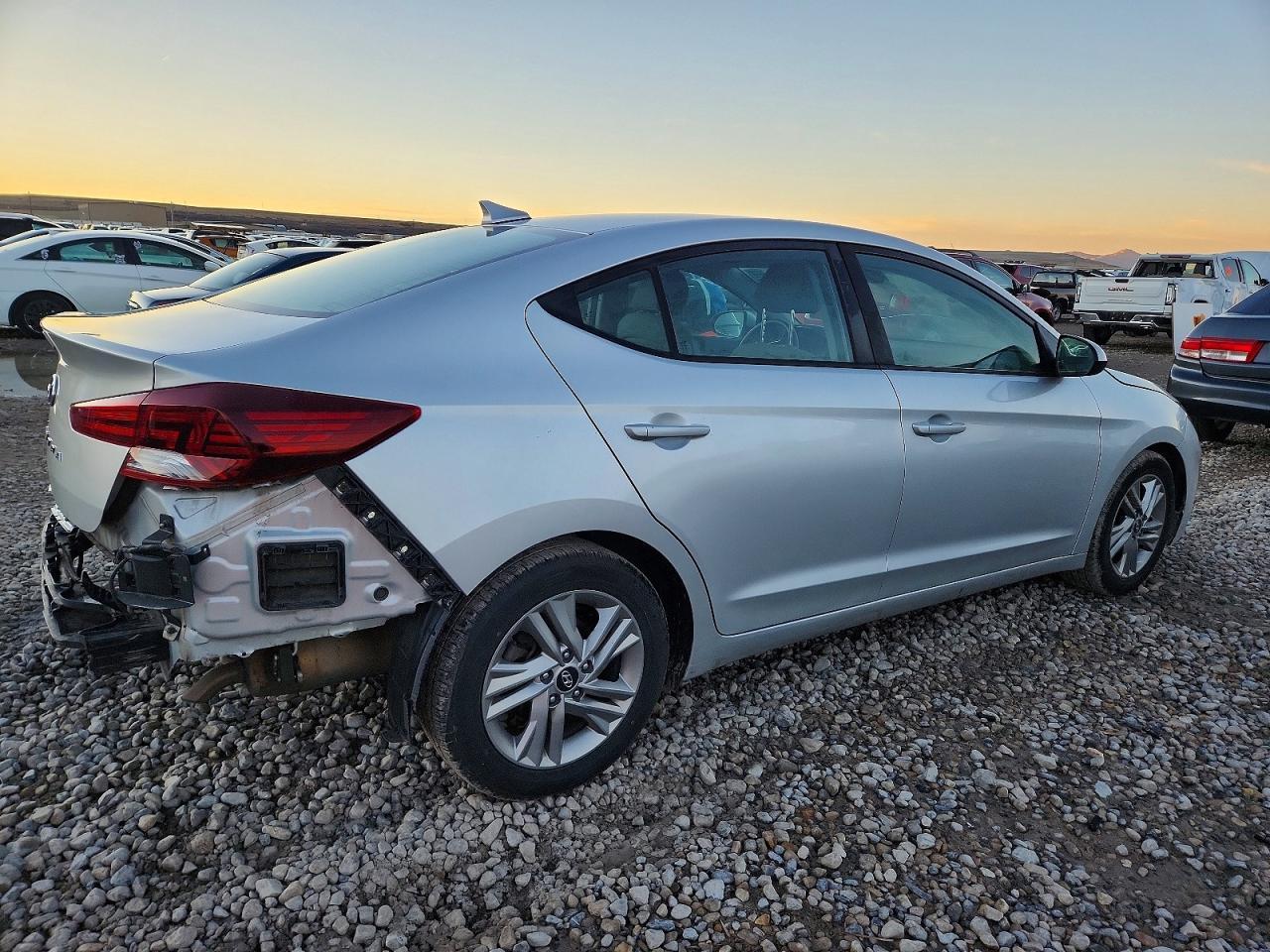 2020 Hyundai Elantra Sel - Фото 3