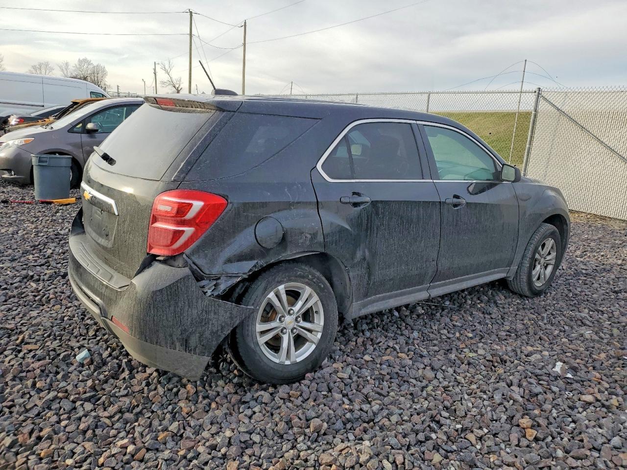 2017 Chevrolet Equinox Ls - Фото 3