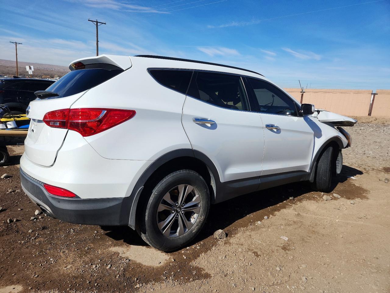 2015 Hyundai Santa Fe Sport 2.4L - Image 3
