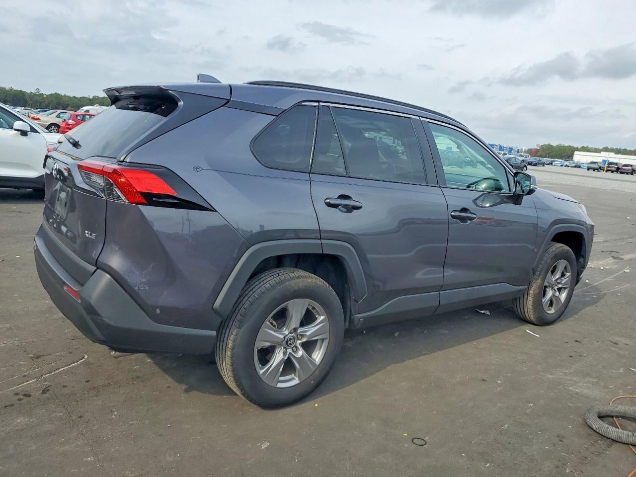 2022 Toyota Rav4 Xle - Image 3