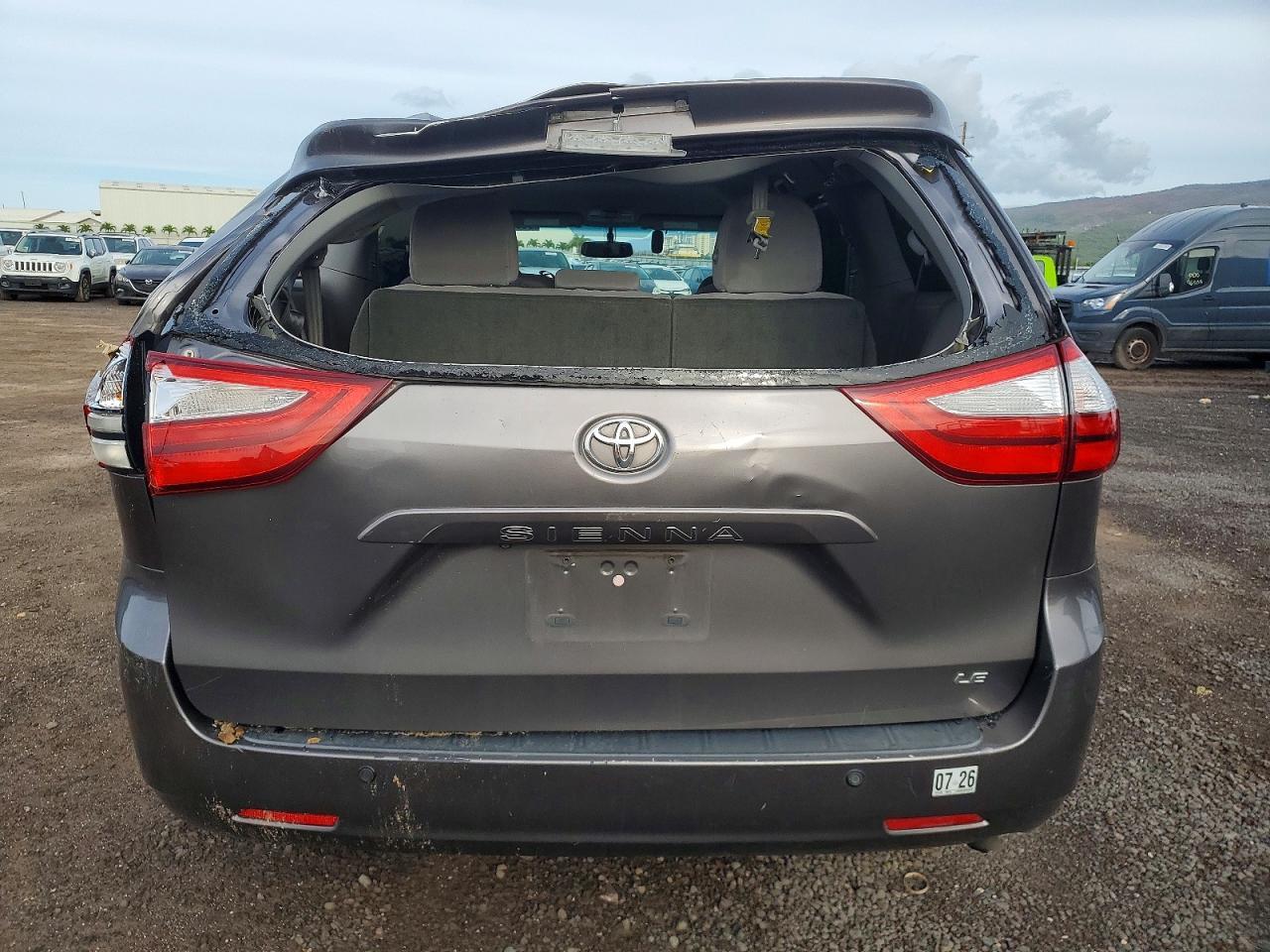 2015 Toyota Sienna - Image 6