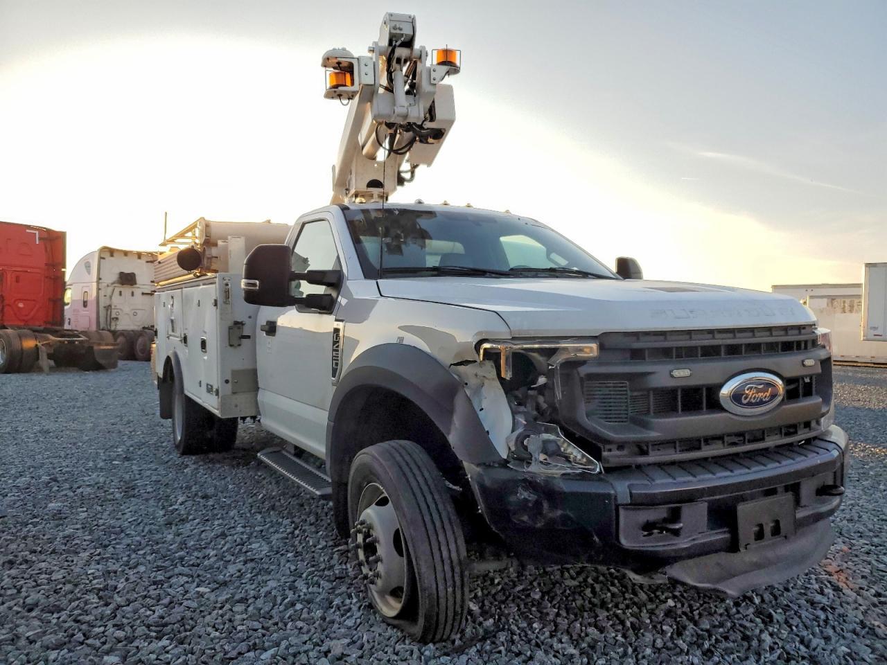 2022 Ford F450 Super Duty - Фото 4