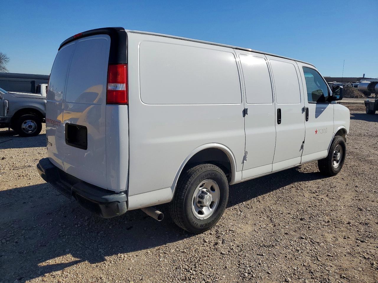 2019 Chevrolet Express 2500 Delivery Van - Image 3