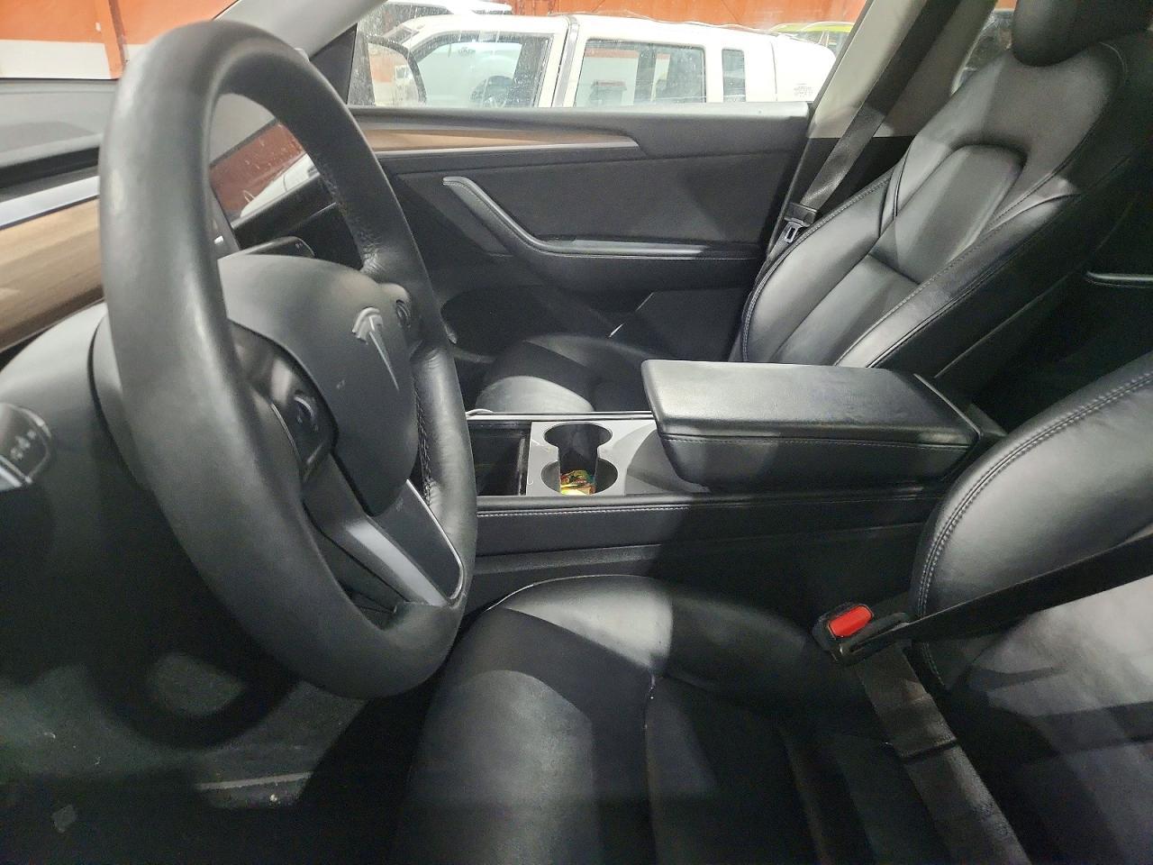 2022 Tesla Model Y - Image 7