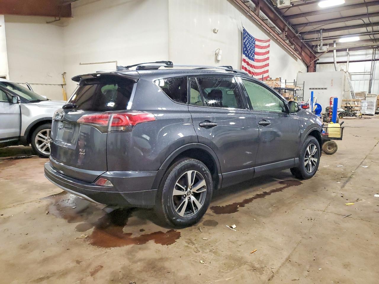 2017 Toyota Rav4 Xle - Image 3