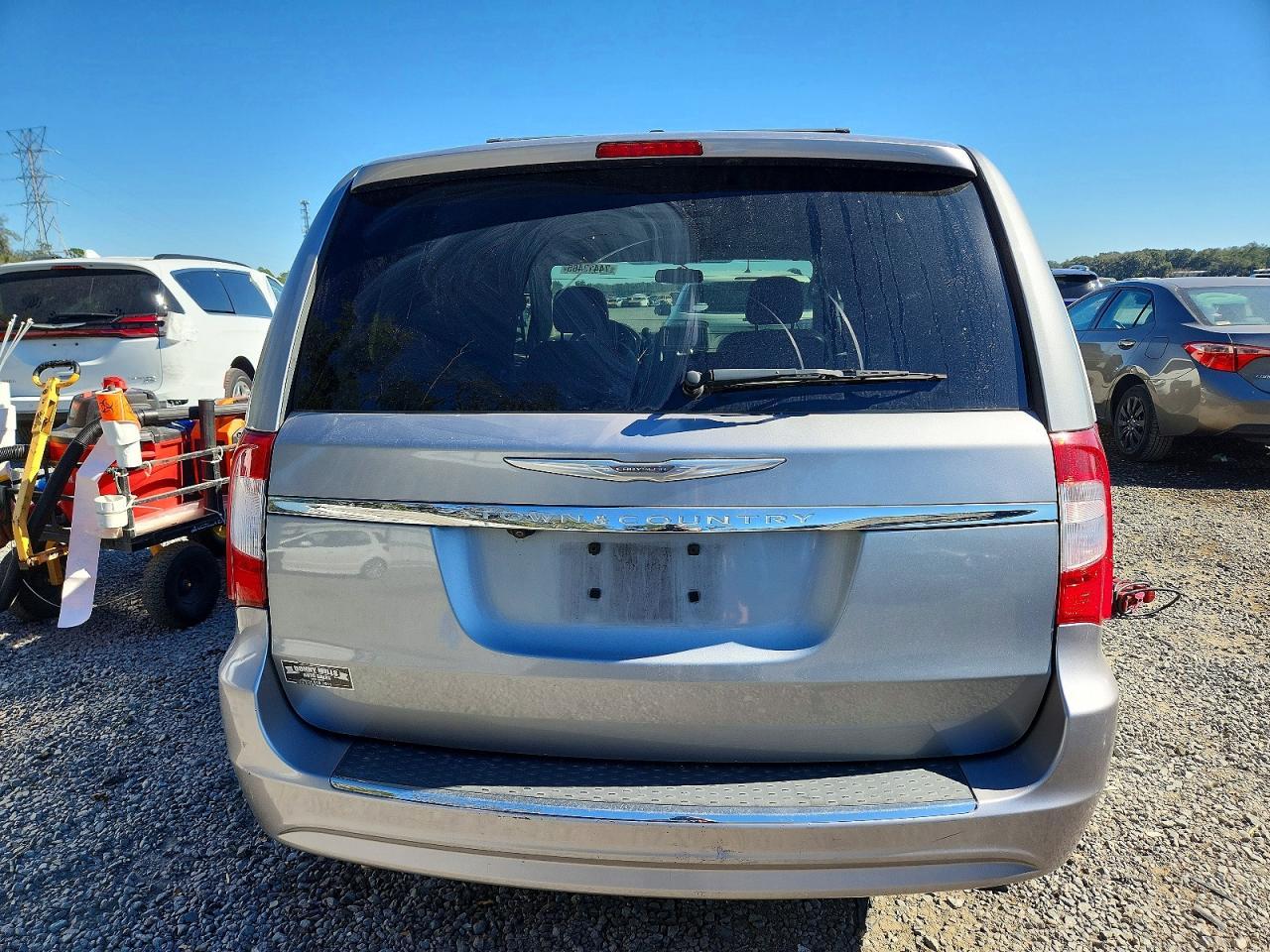2014 Chrysler Town & Country Touring - Image 6
