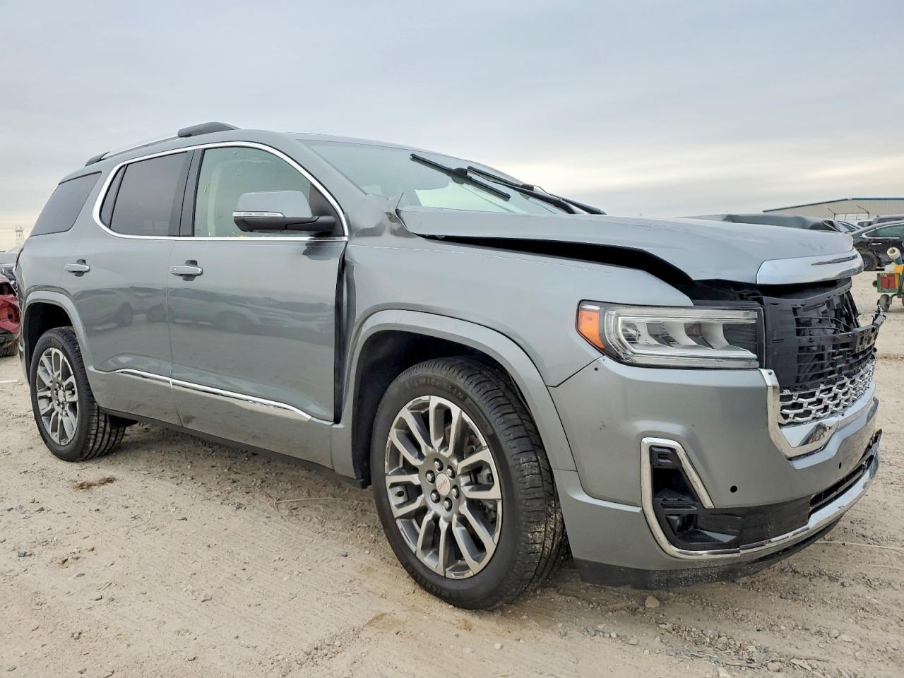 2023 GMC Acadia Denali - Image 4