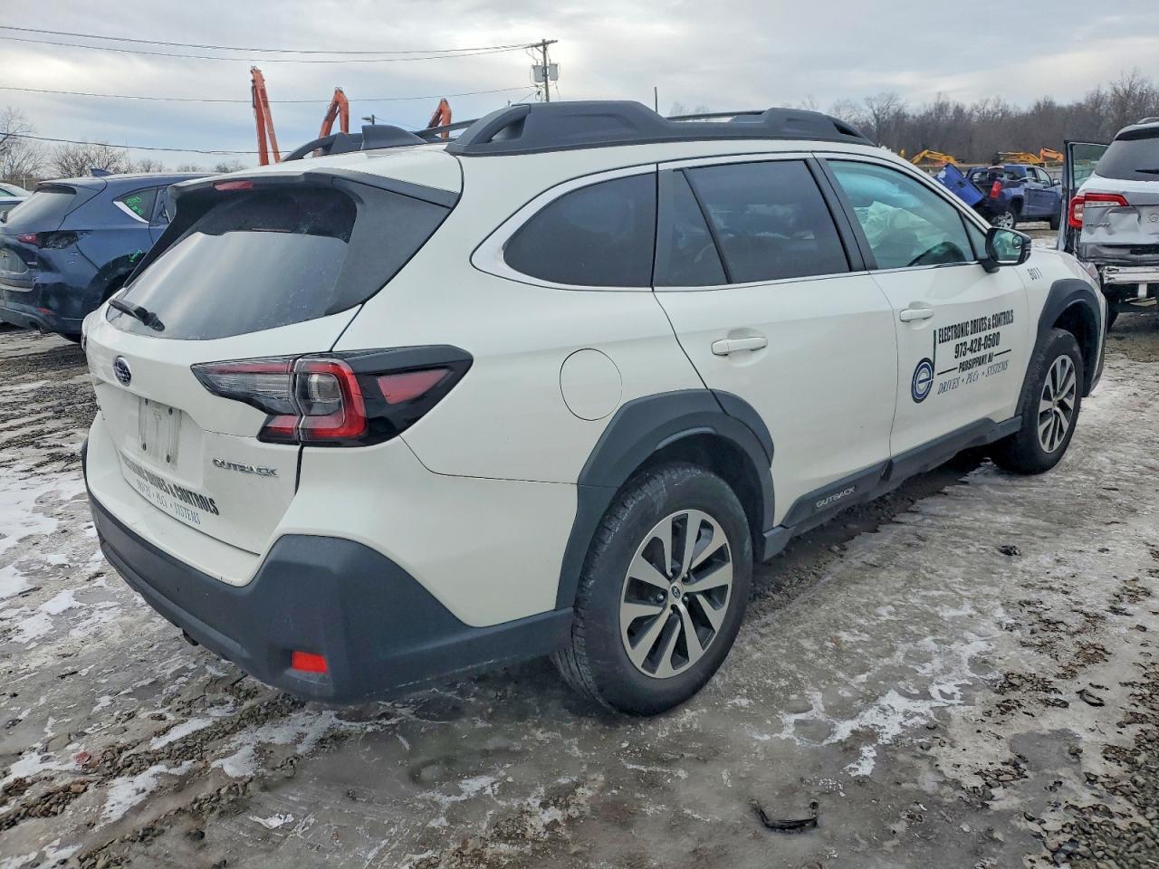2024 Subaru Outback Premium - Image 3