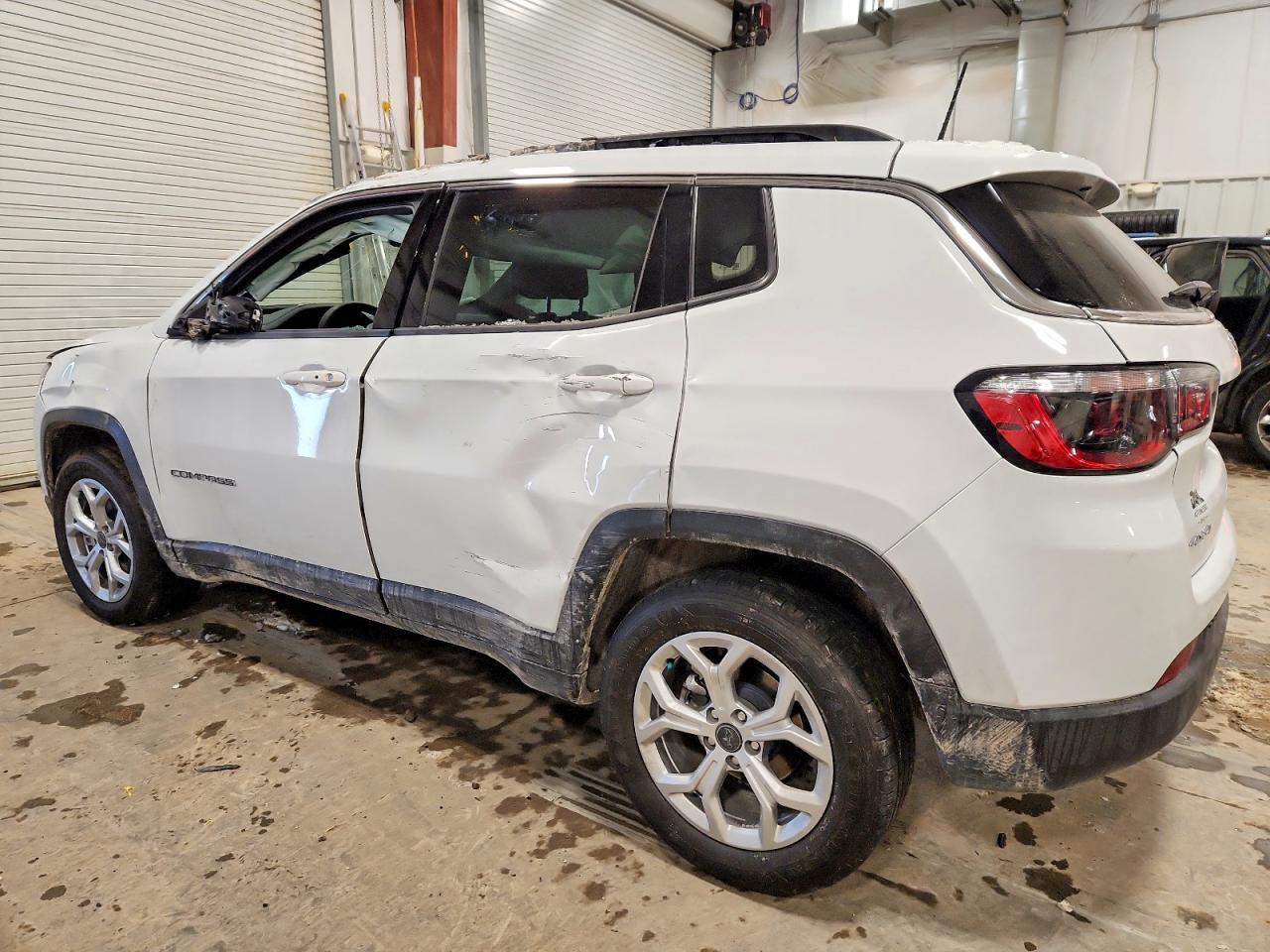 2025 Jeep Compass Latitude - Image 2