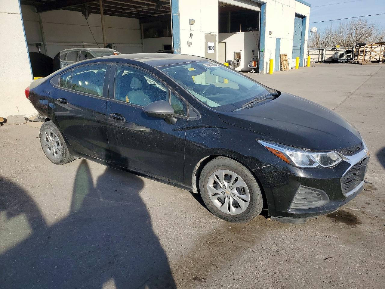 2019 Chevrolet Cruze - Image 4