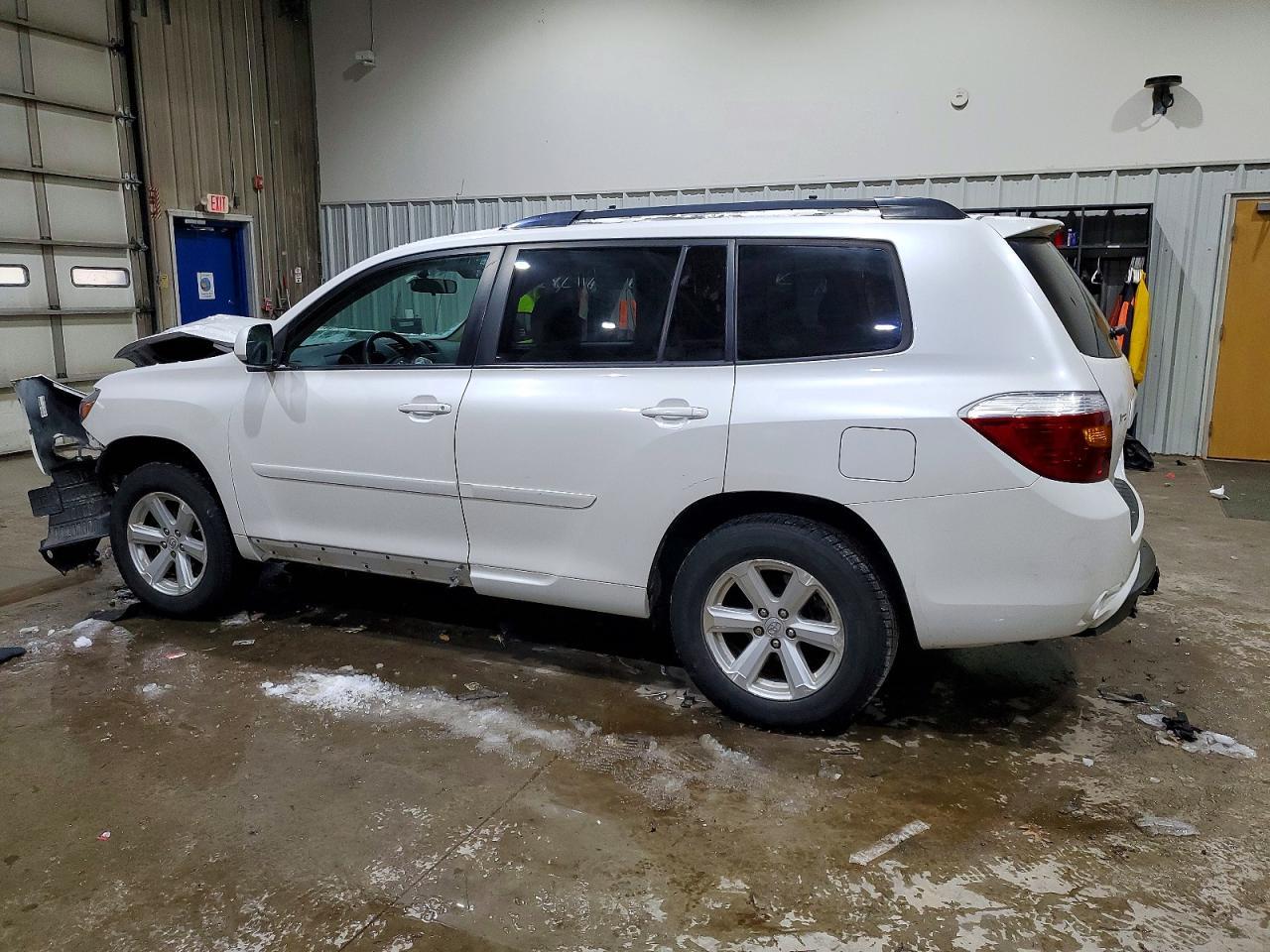 2010 Toyota Highlander - Фото 2