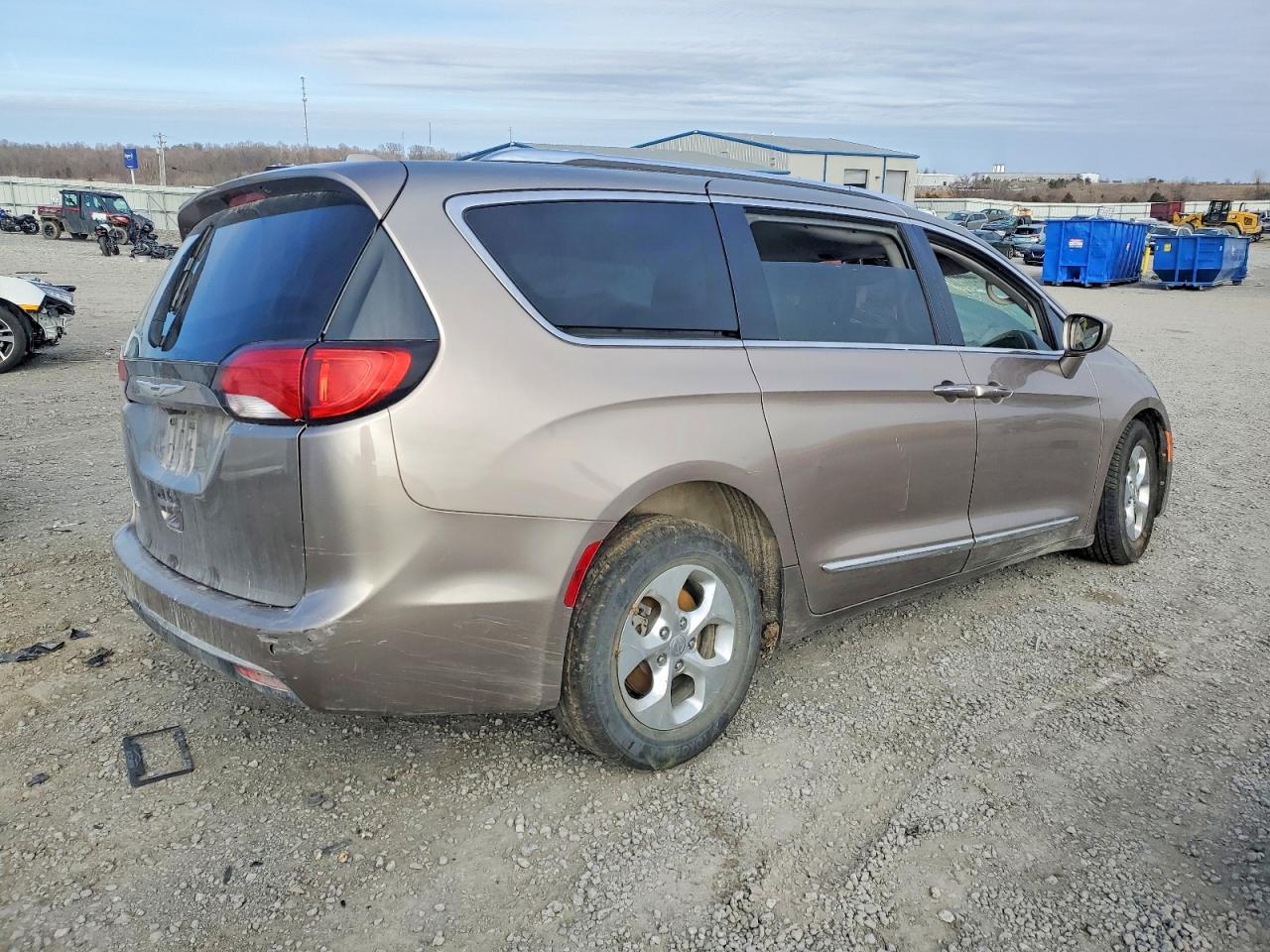 2017 Chrysler Pacifica Touring L Plus - Фото 3