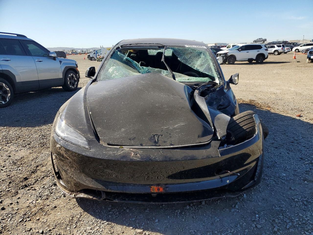 2026 Tesla Model 3 - Фото 5