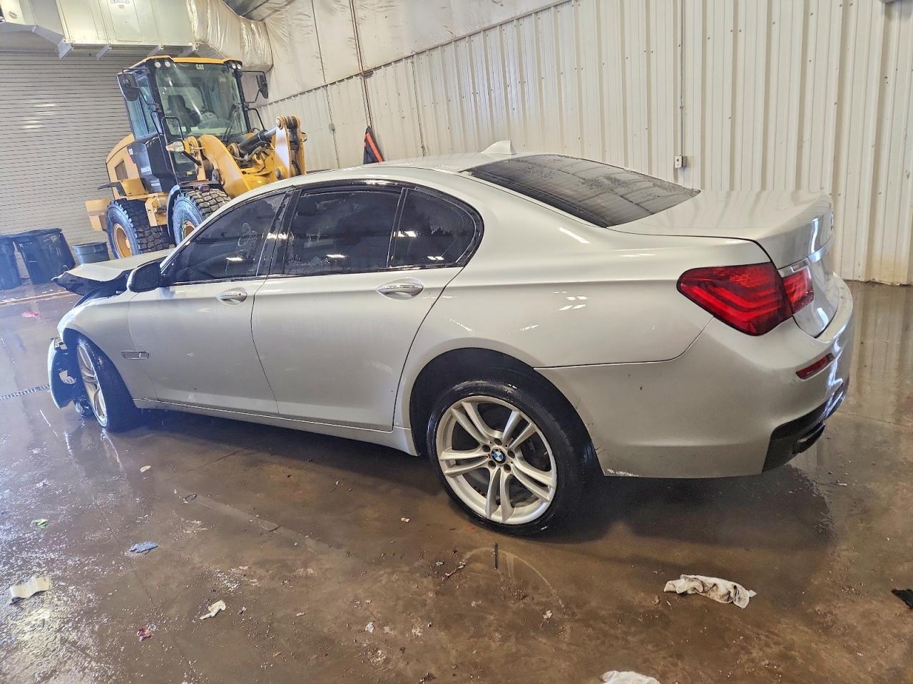 2013 BMW 740 I - Image 2