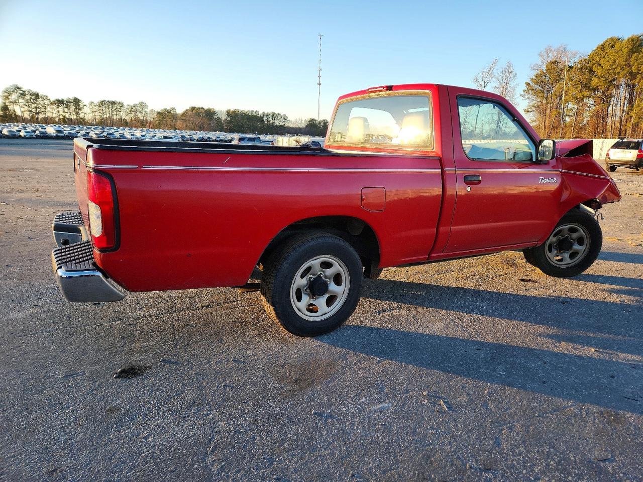 1998 Nissan Frontier Xe - Image 3