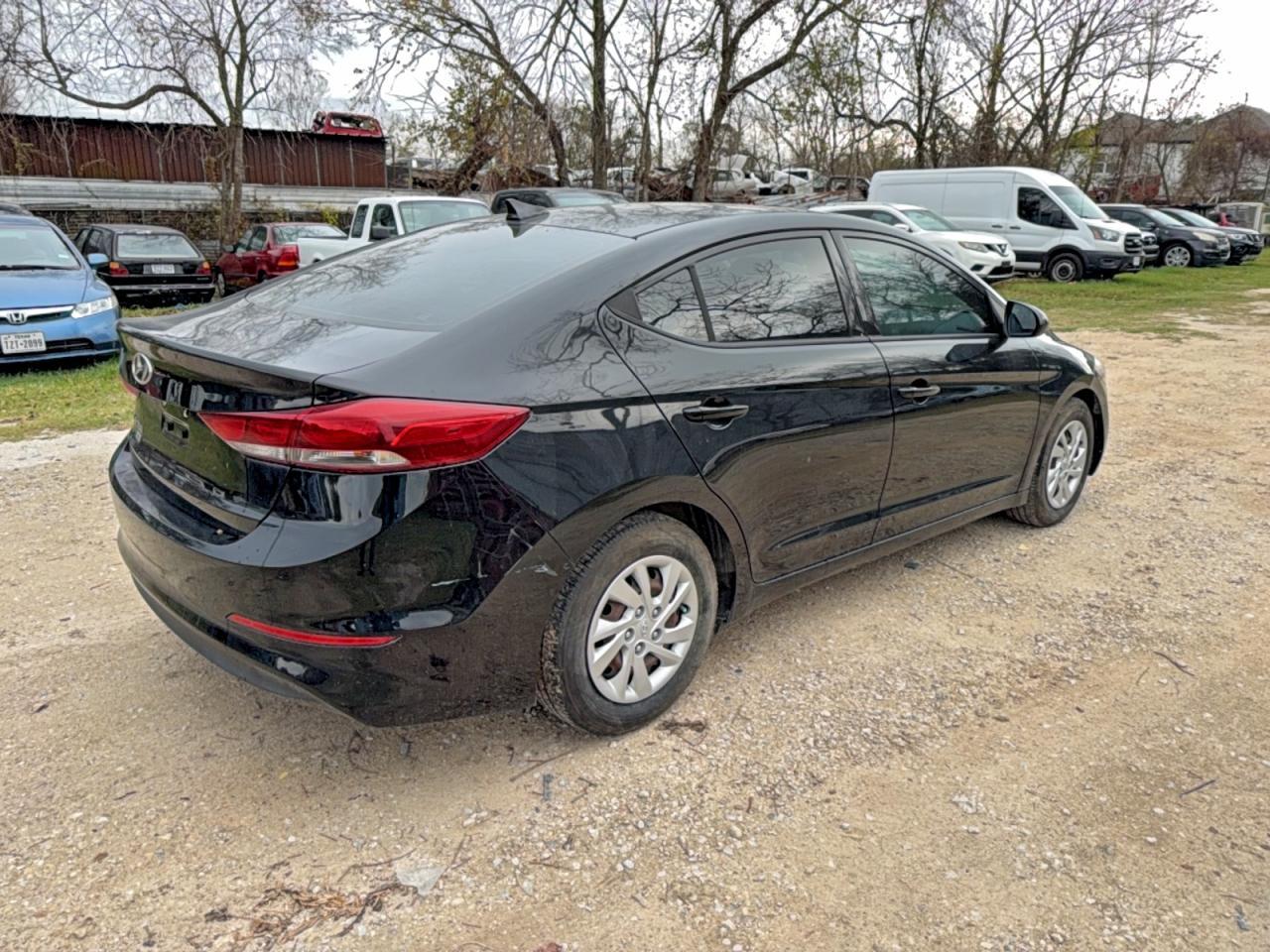 2017 Hyundai Elantra Se - Фото 4