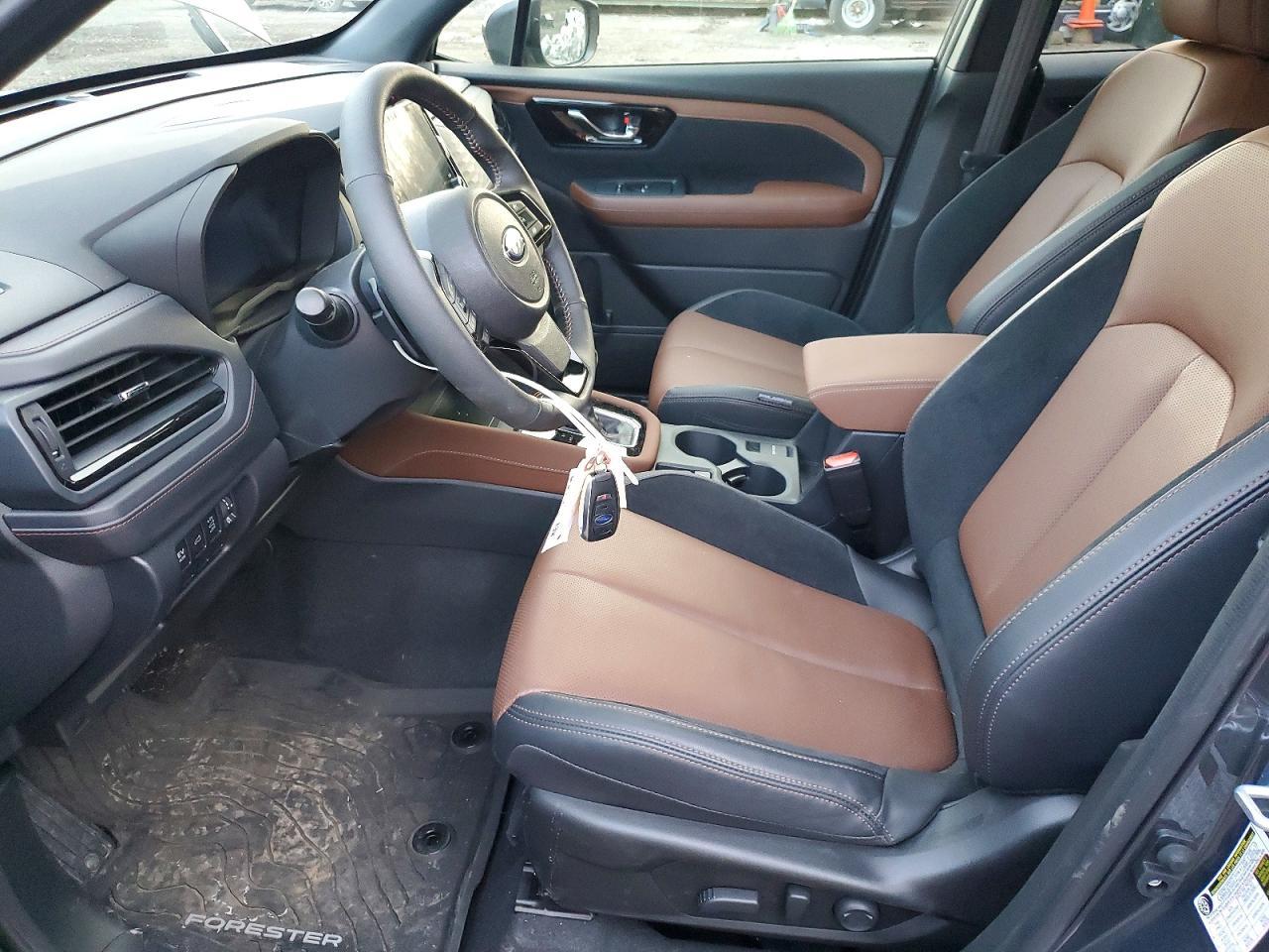 2025 Subaru Forester Touring - Фото 7