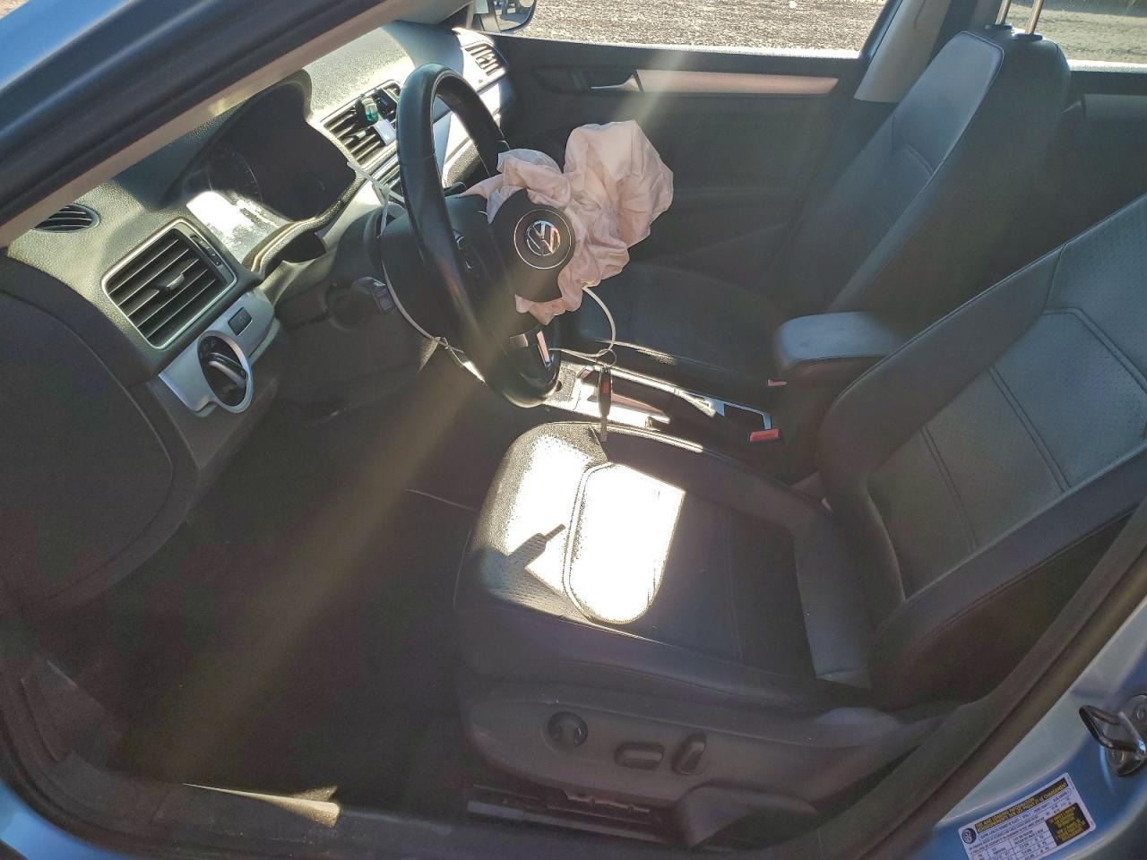 2012 Volkswagen Passat Se - Image 7