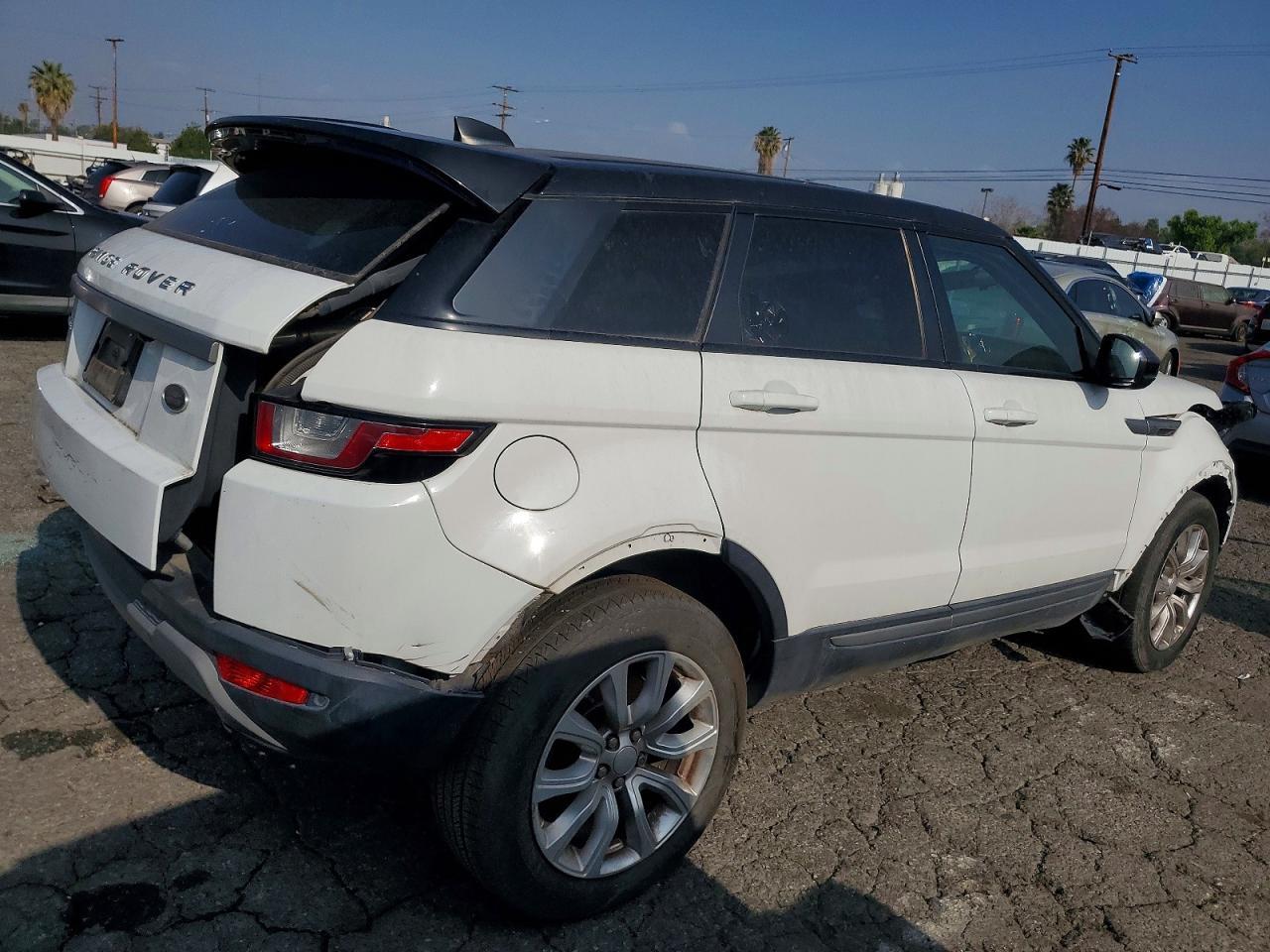 2017 Land Rover Range Rover Evoque Se - Image 3