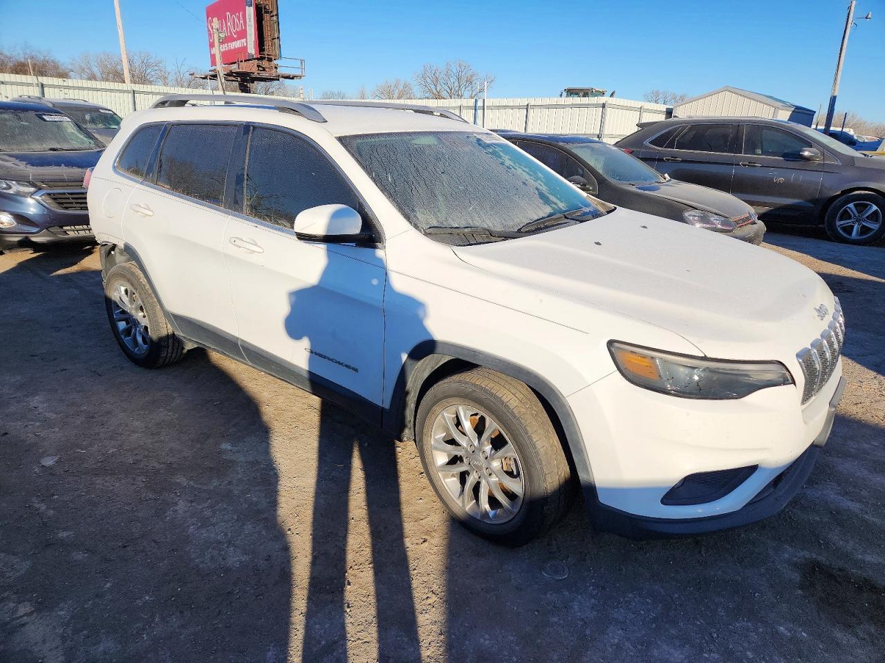 2019 Jeep Cherokee Latitude Plus - Image 4