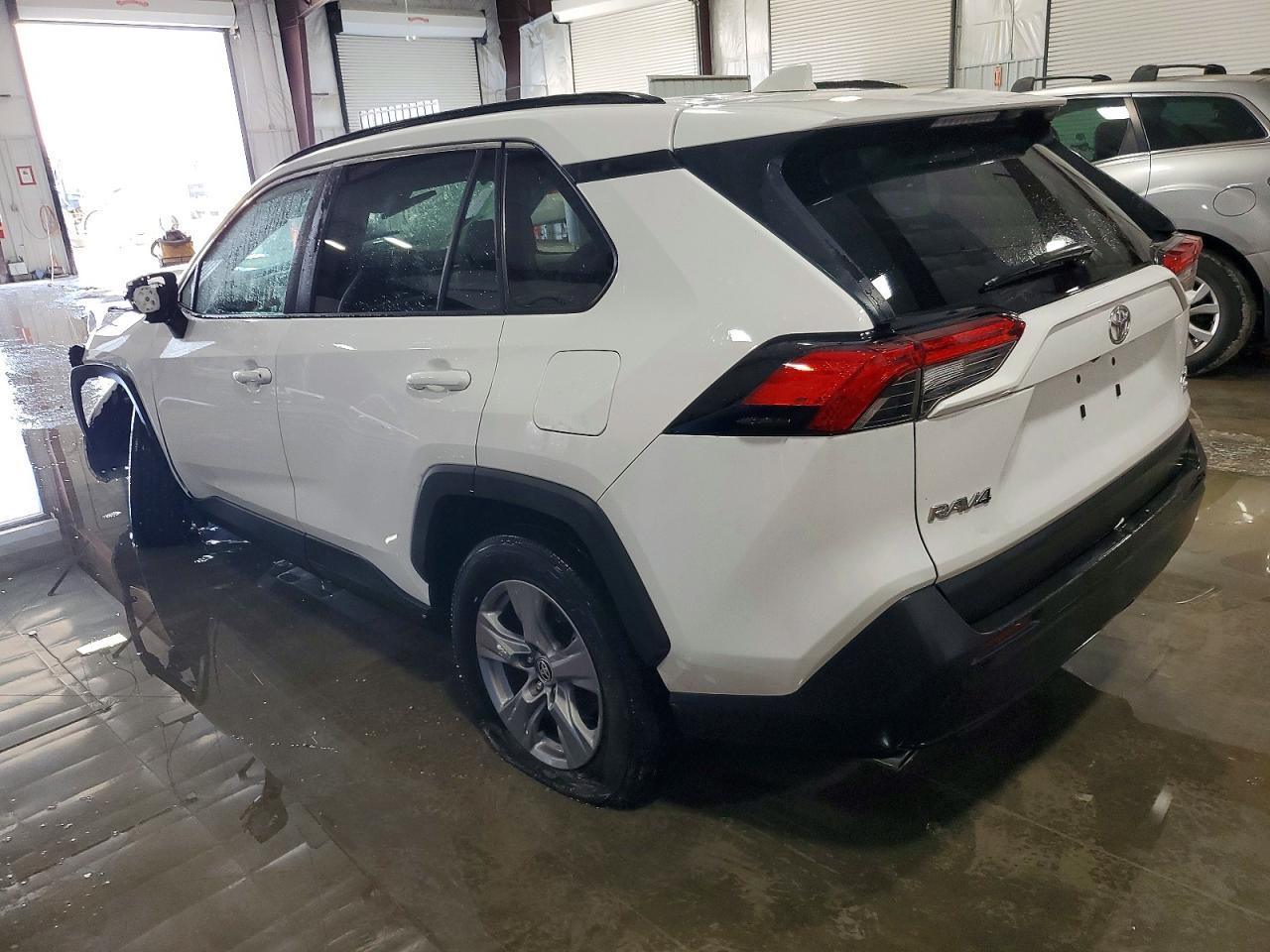 2024 Toyota Rav4 - Фото 2