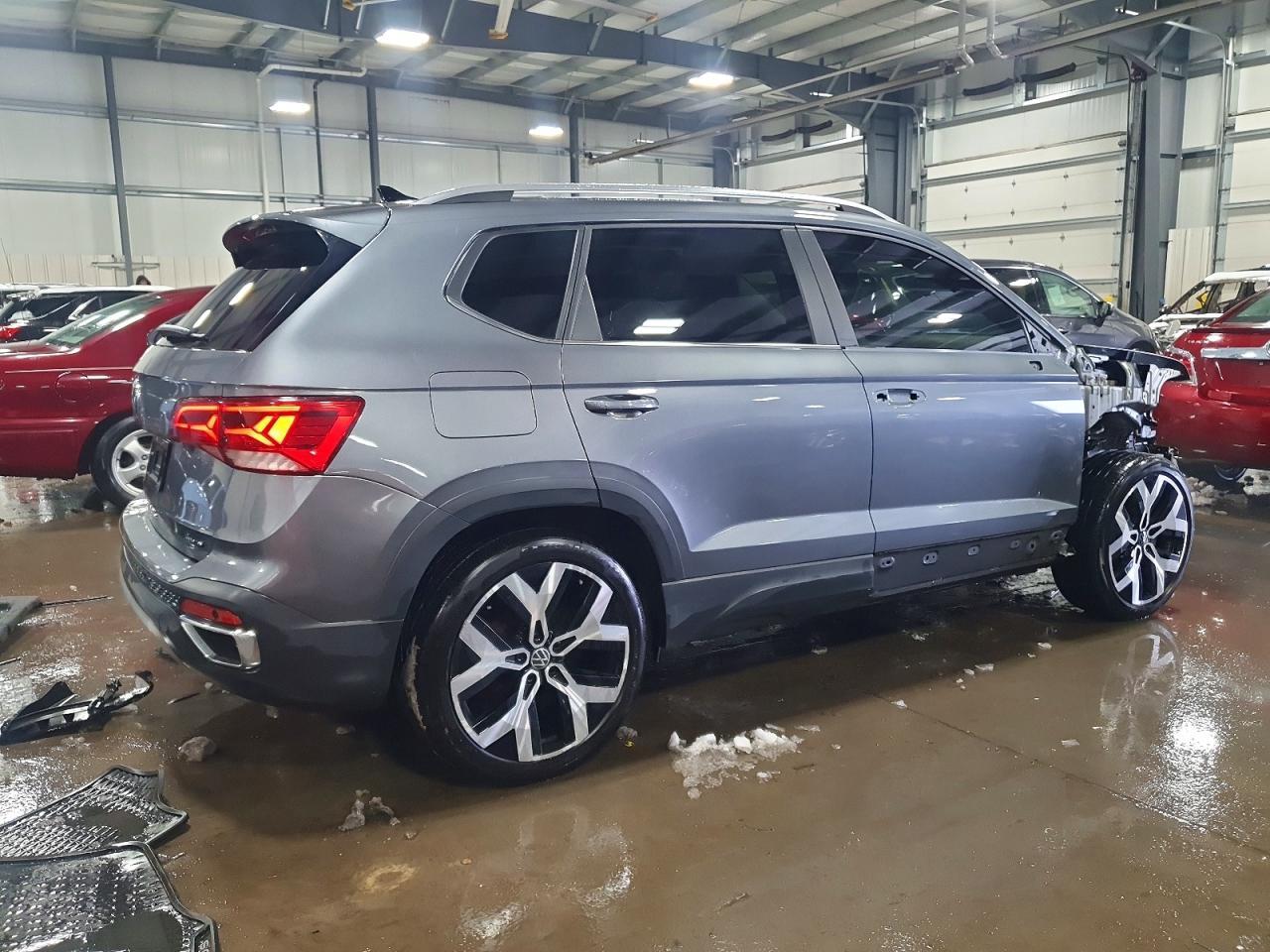 2022 Volkswagen Taos Sel - Фото 3