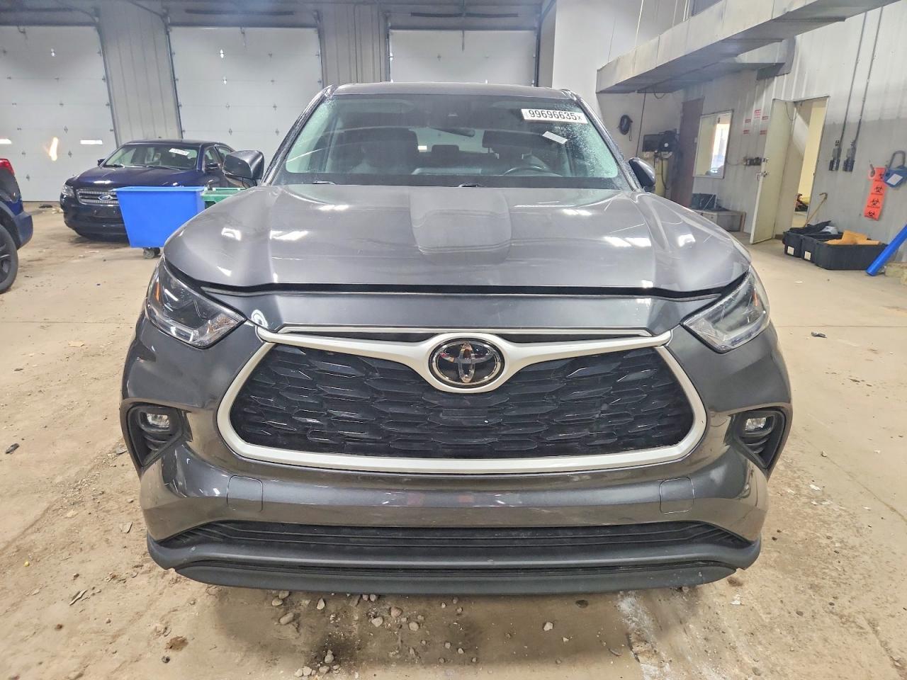 2021 Toyota Highlander Le - Фото 5